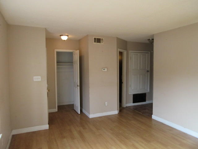 VALENCIA ARMS - Residential