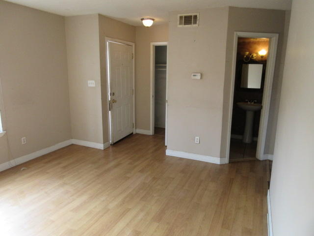 VALENCIA ARMS - Residential