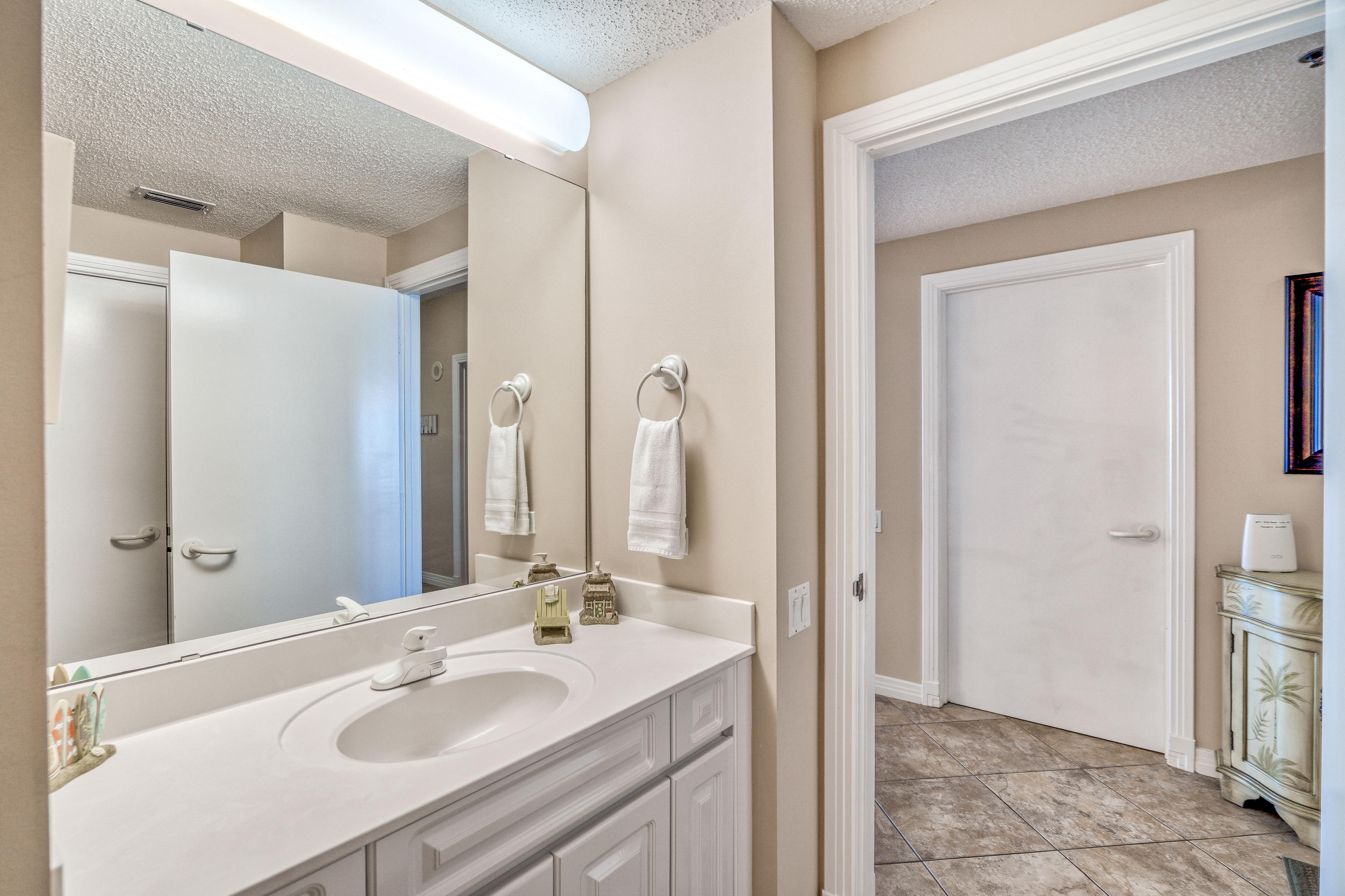 BEACH COLONY RESORT - Residential