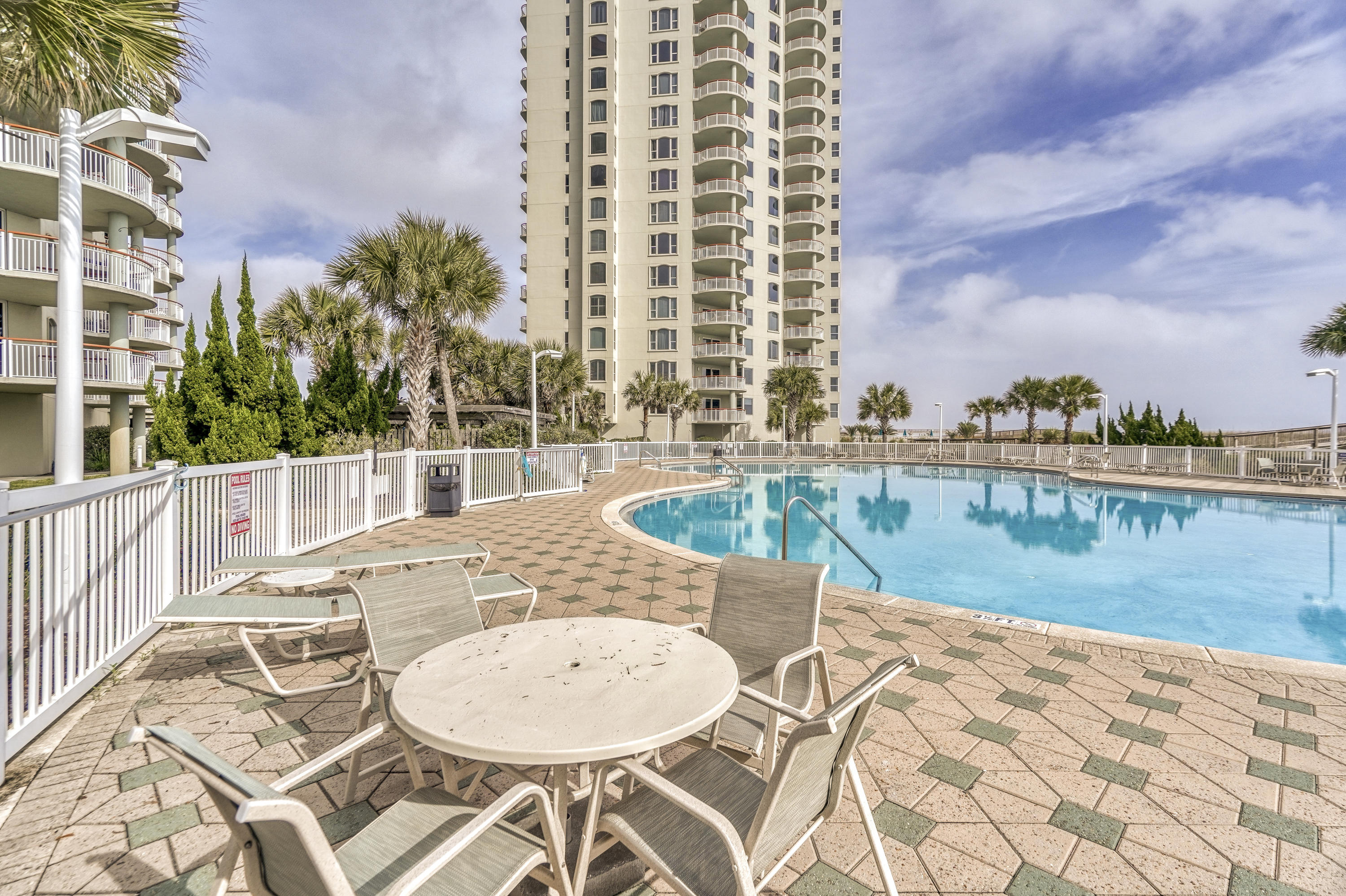 BEACH COLONY RESORT - Residential