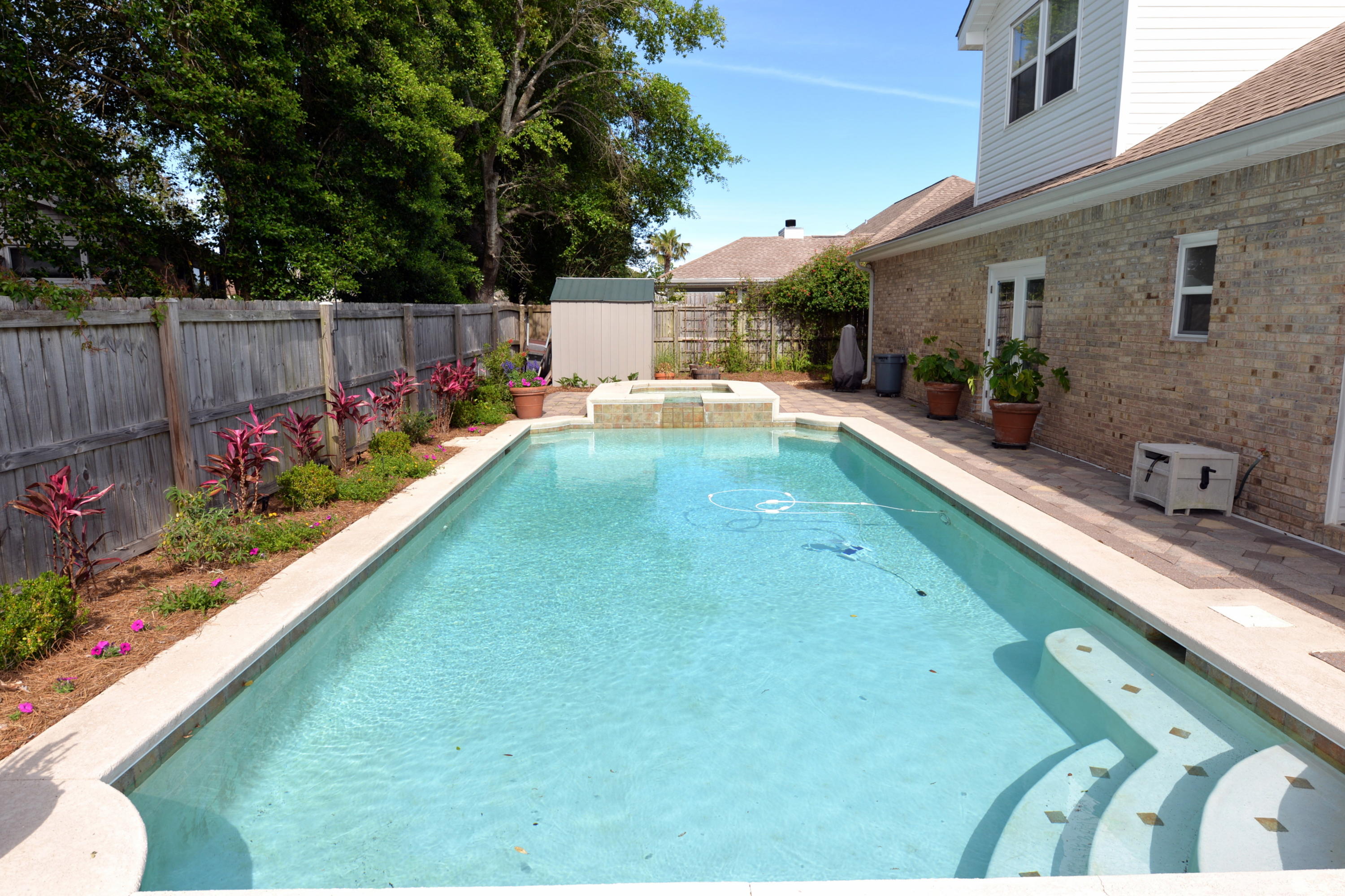 RIDGE WOOD MANOR - Residential