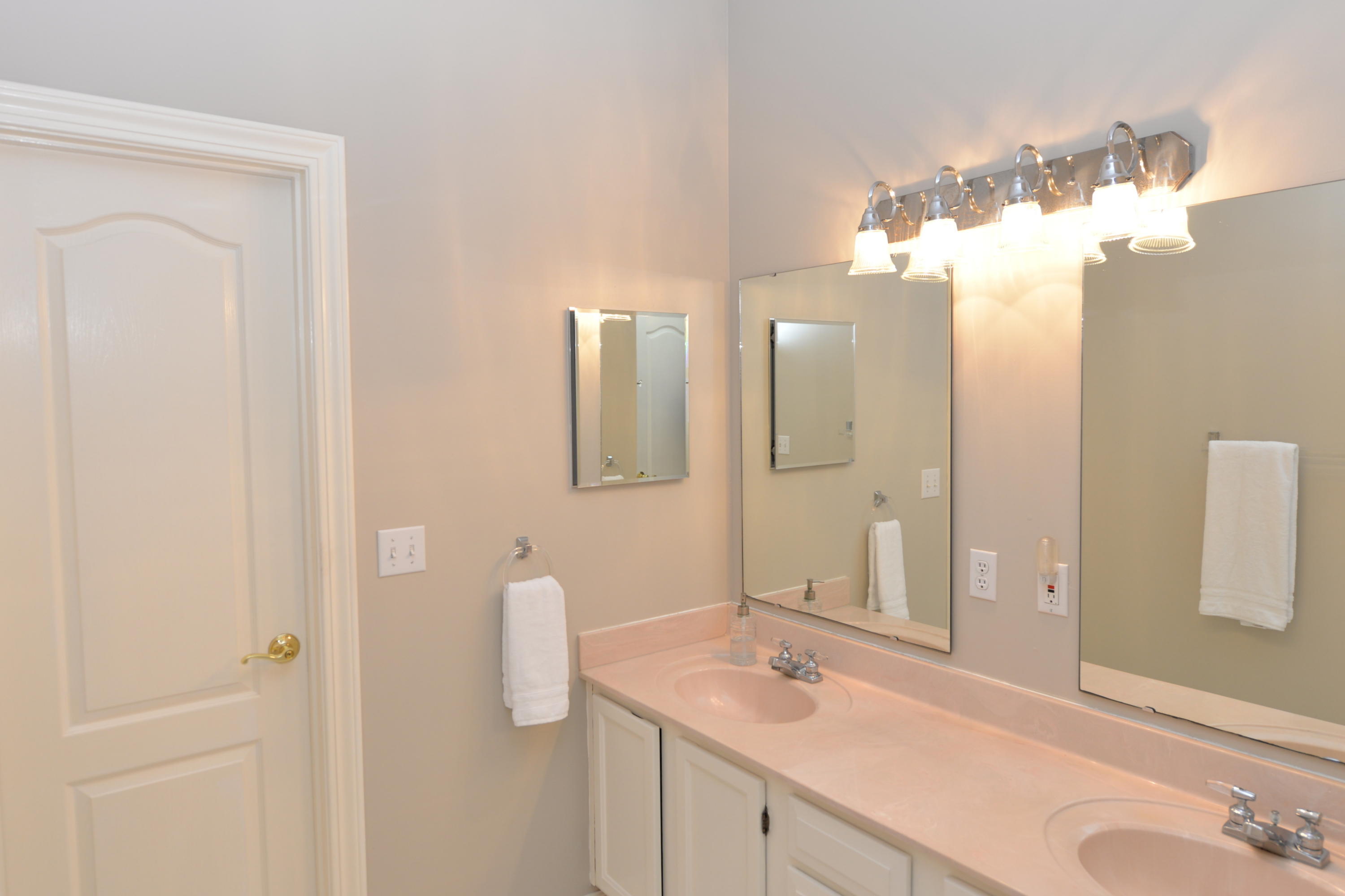 RIDGE WOOD MANOR - Residential