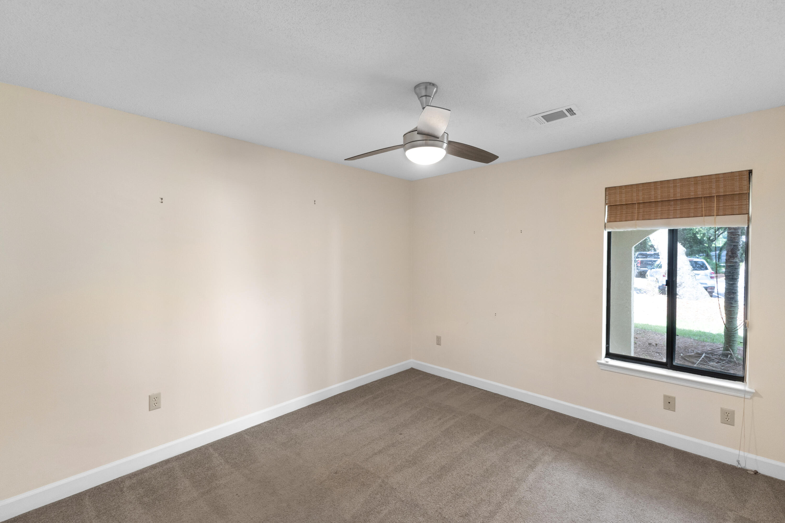 LAKESIDE CONDO AT BLUEWATER BAY - Residential