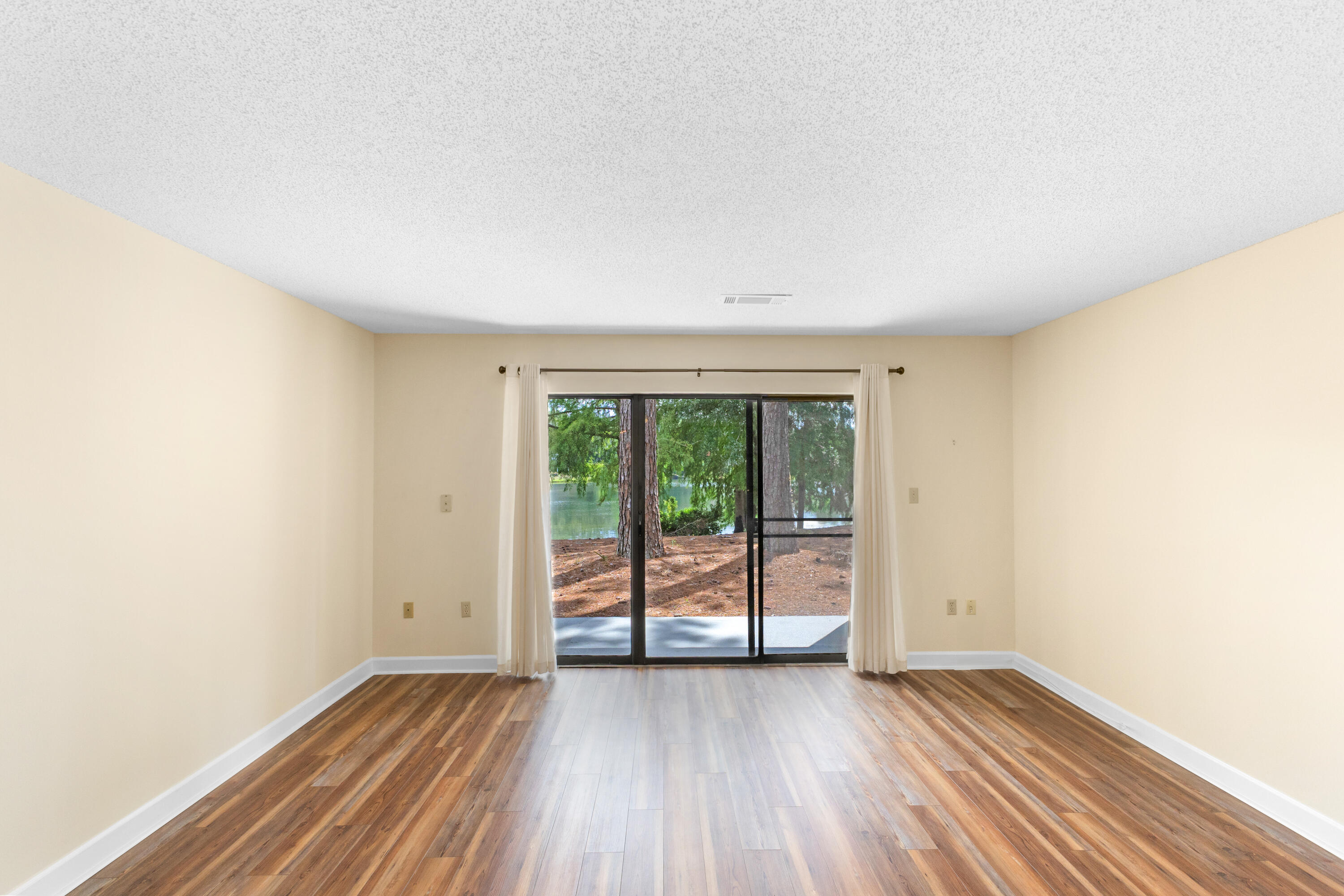 LAKESIDE CONDO AT BLUEWATER BAY - Residential