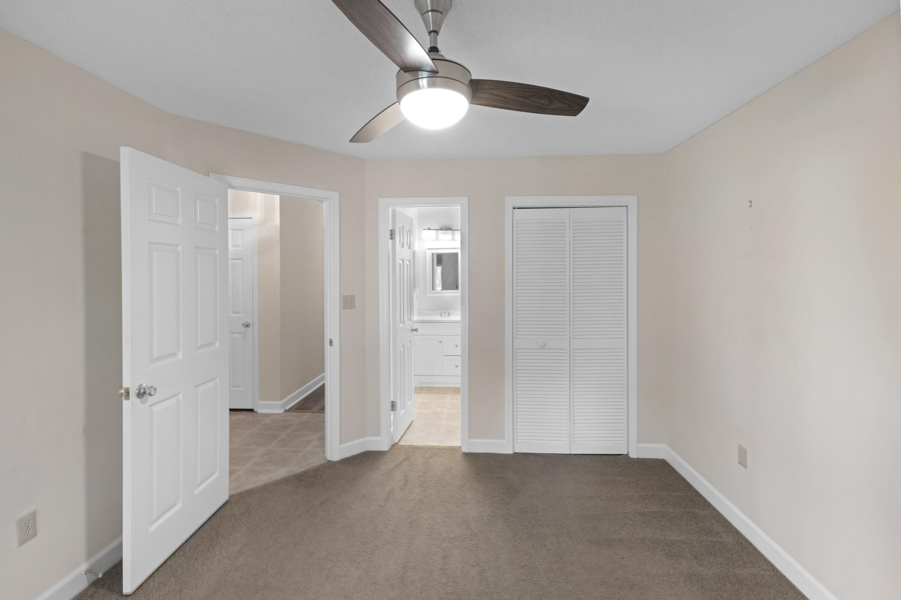 LAKESIDE CONDO AT BLUEWATER BAY - Residential