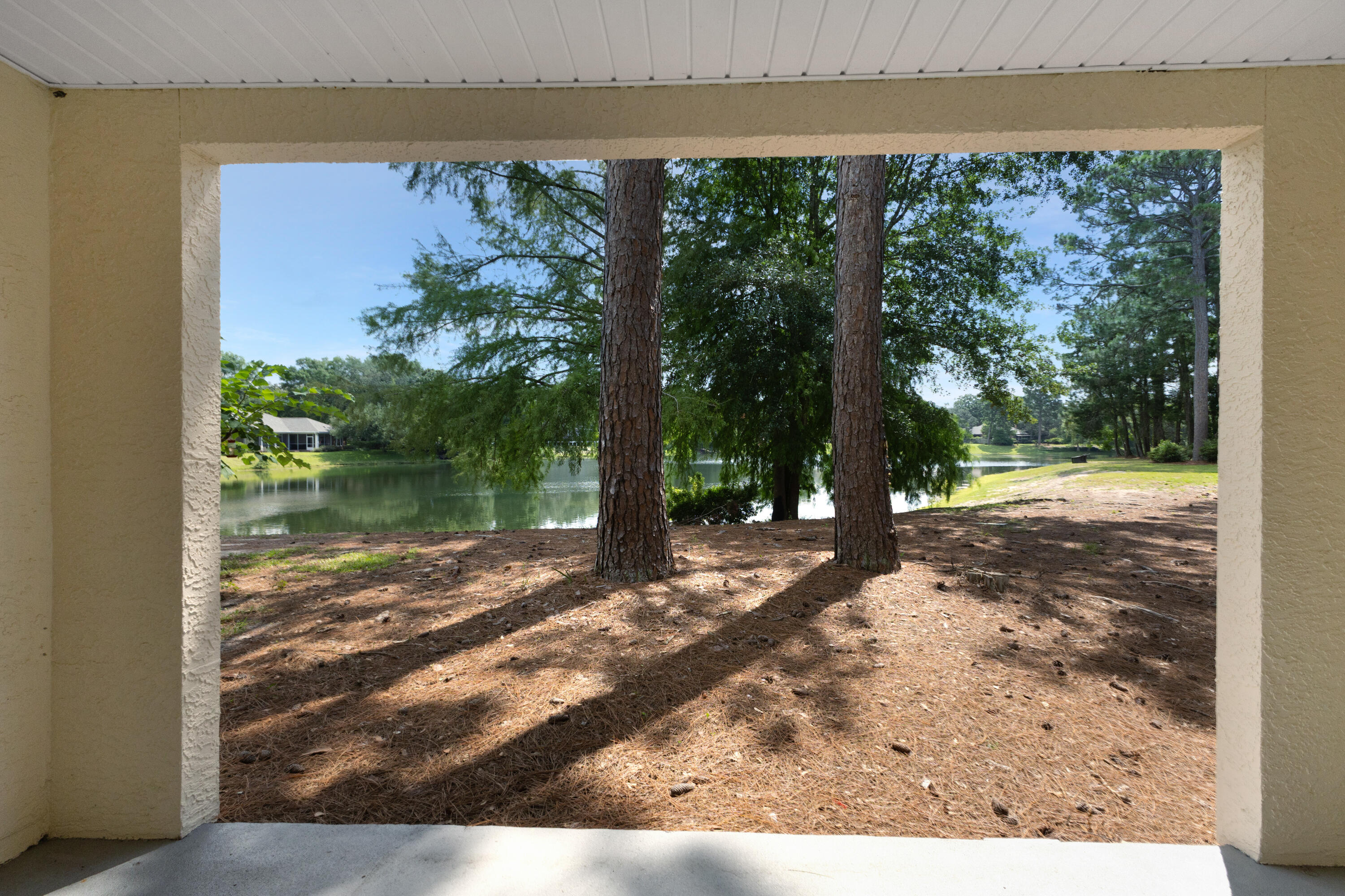 LAKESIDE CONDO AT BLUEWATER BAY - Residential