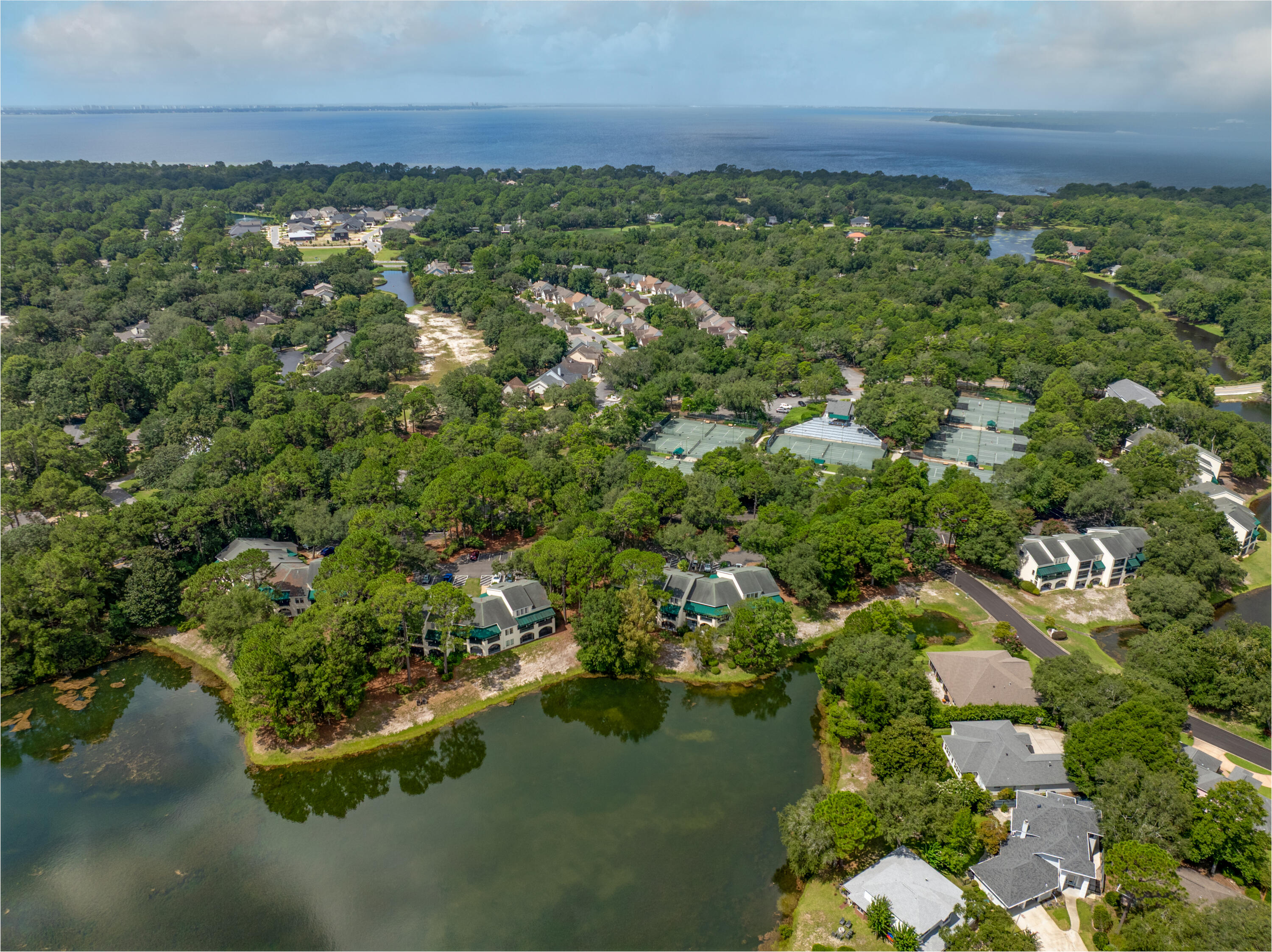 LAKESIDE CONDO AT BLUEWATER BAY - Residential