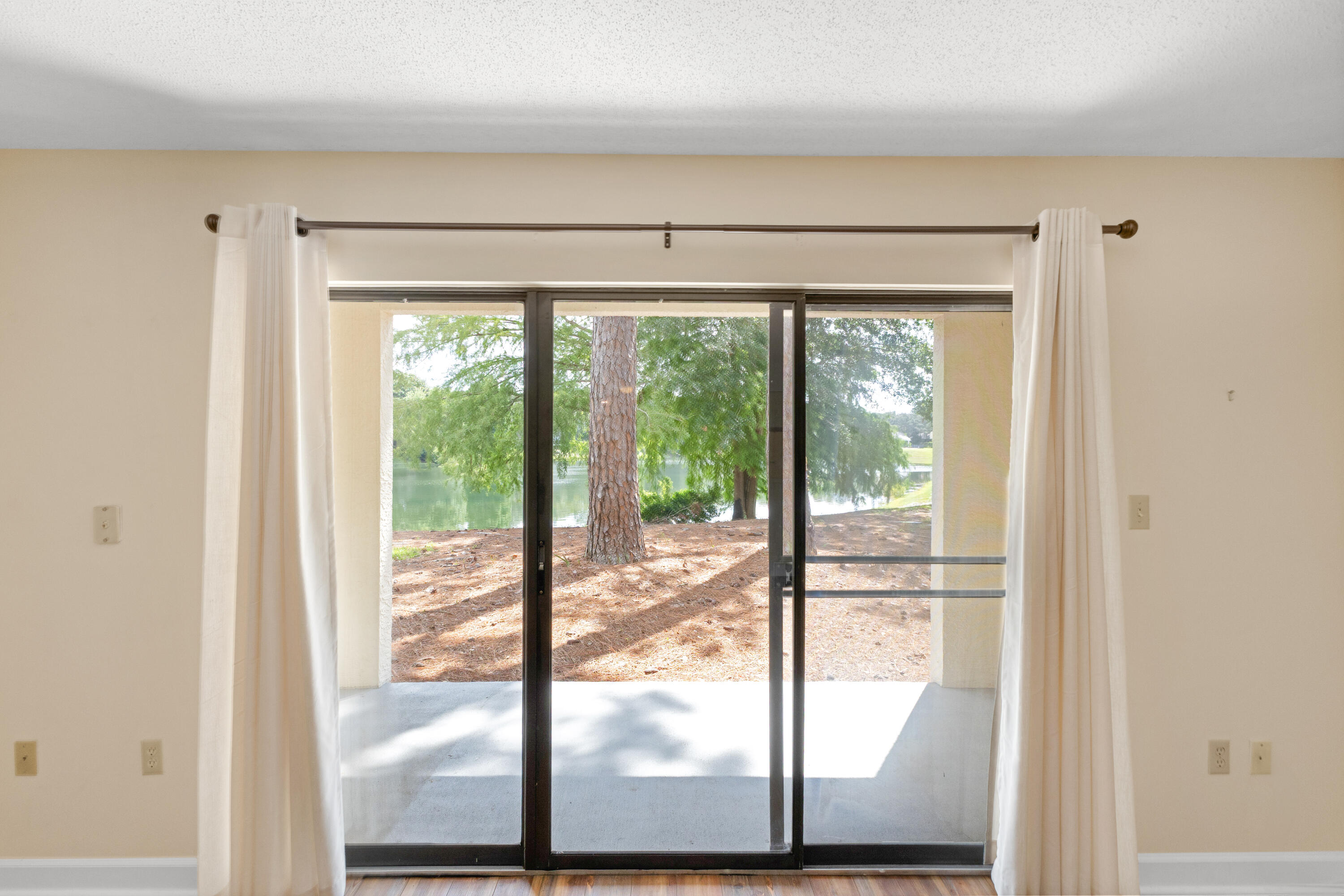 LAKESIDE CONDO AT BLUEWATER BAY - Residential