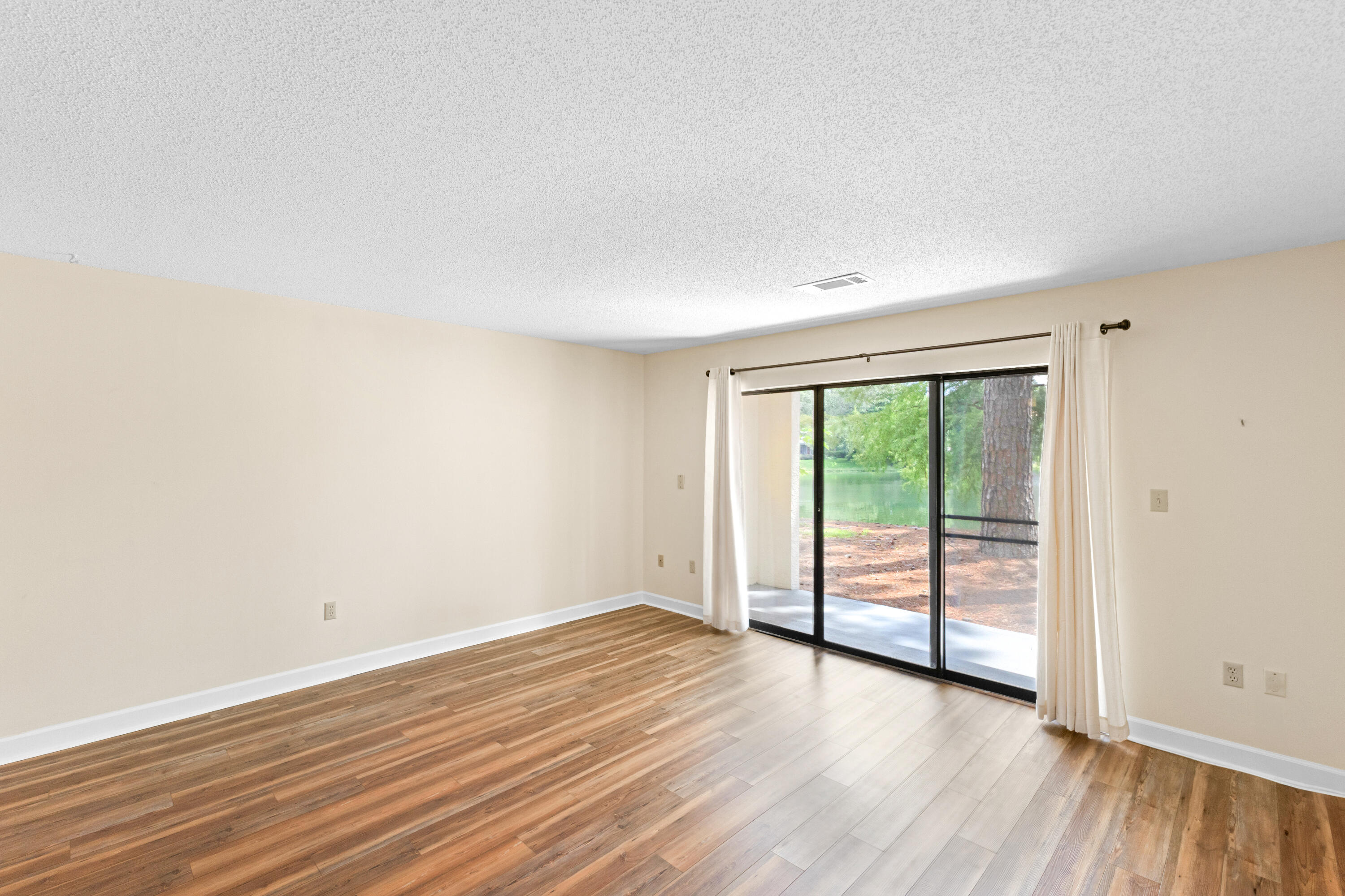 LAKESIDE CONDO AT BLUEWATER BAY - Residential