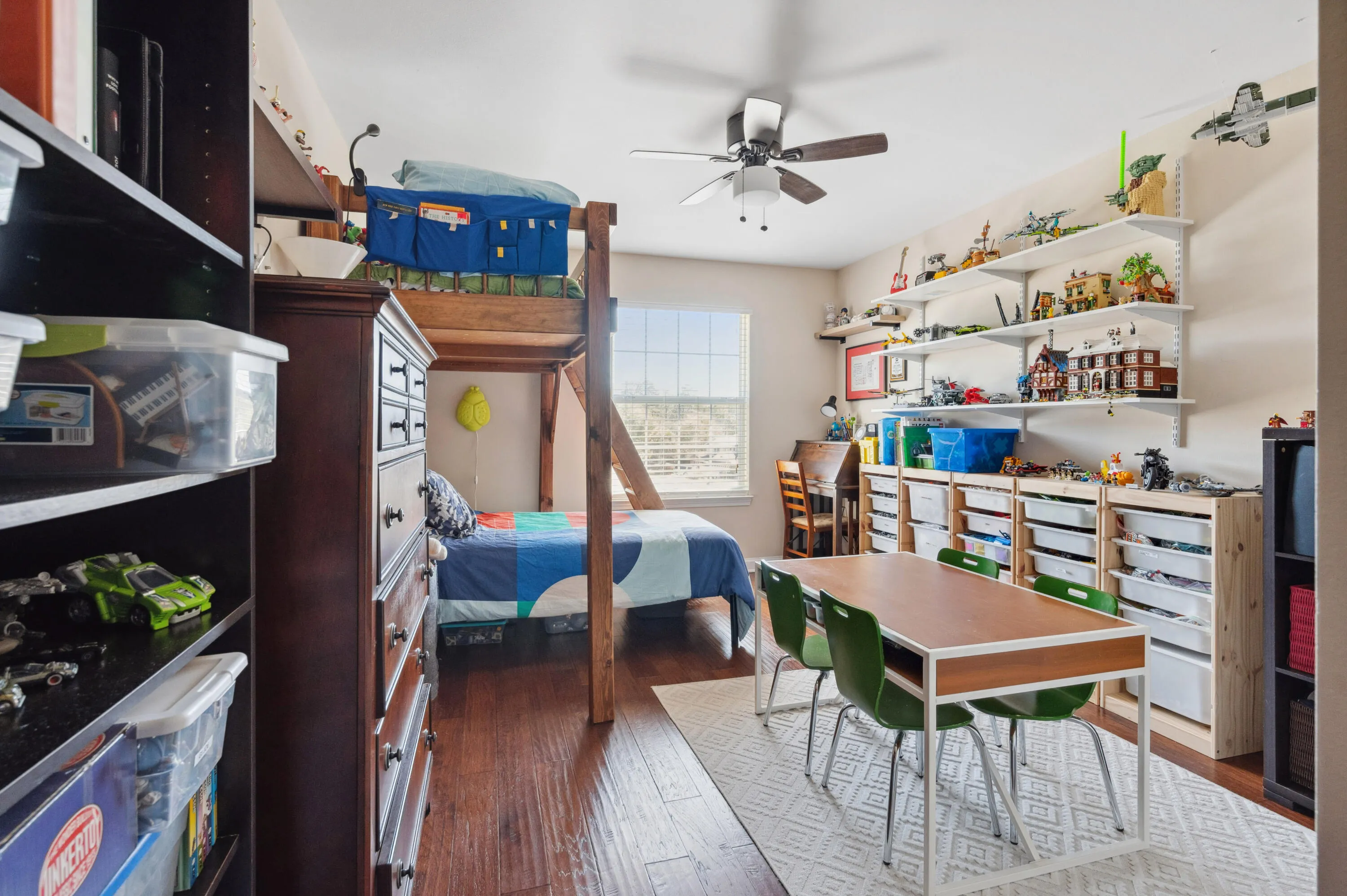 Niceville, Florida 32578, United States, 4 Bedrooms Bedrooms, ,3 BathroomsBathrooms,Residential,Pending,104101