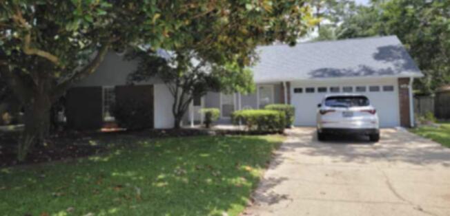 Beautiful Ranch home in Bluewater Bay on a HUGE lot!