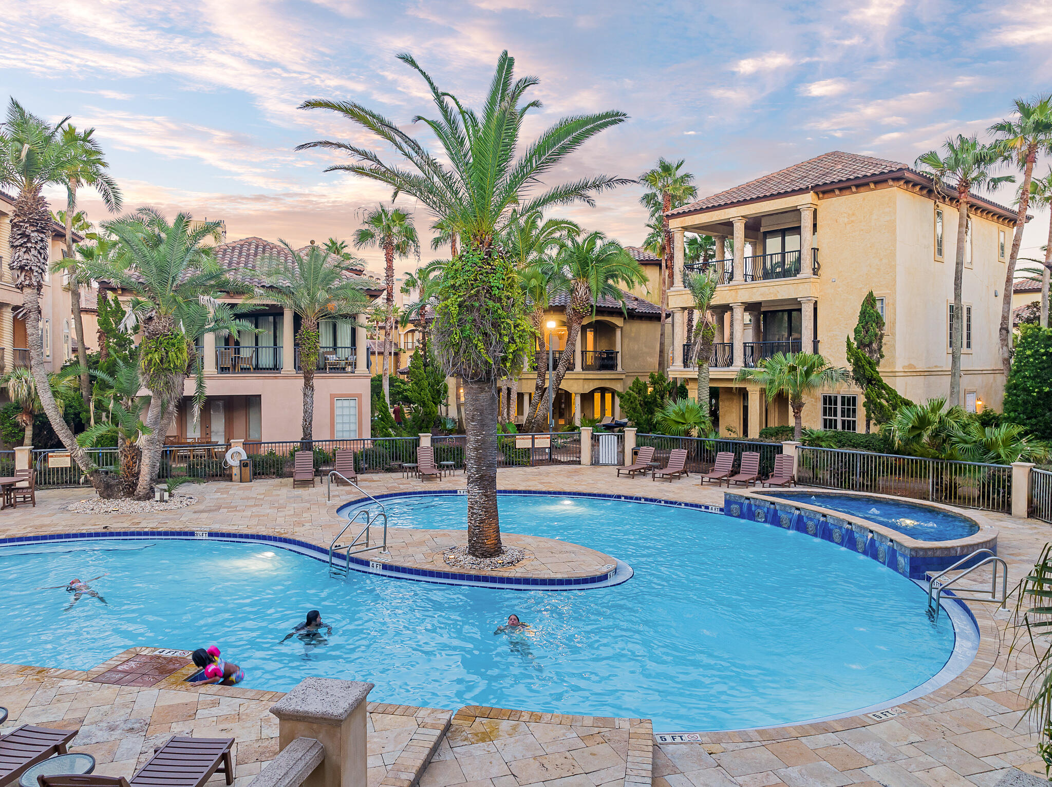 SAINT TROPEZ - Residential