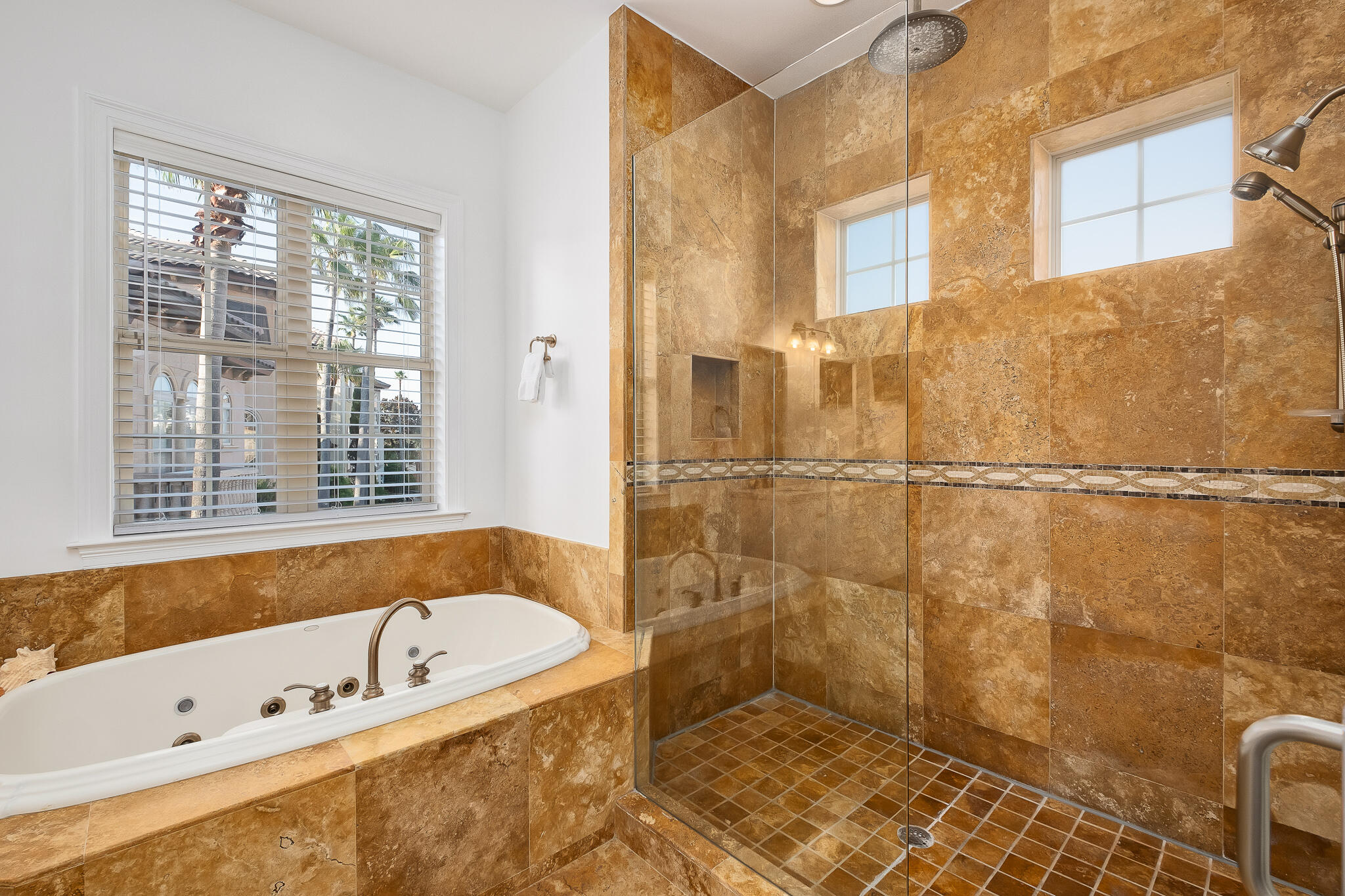 SAINT TROPEZ - Residential