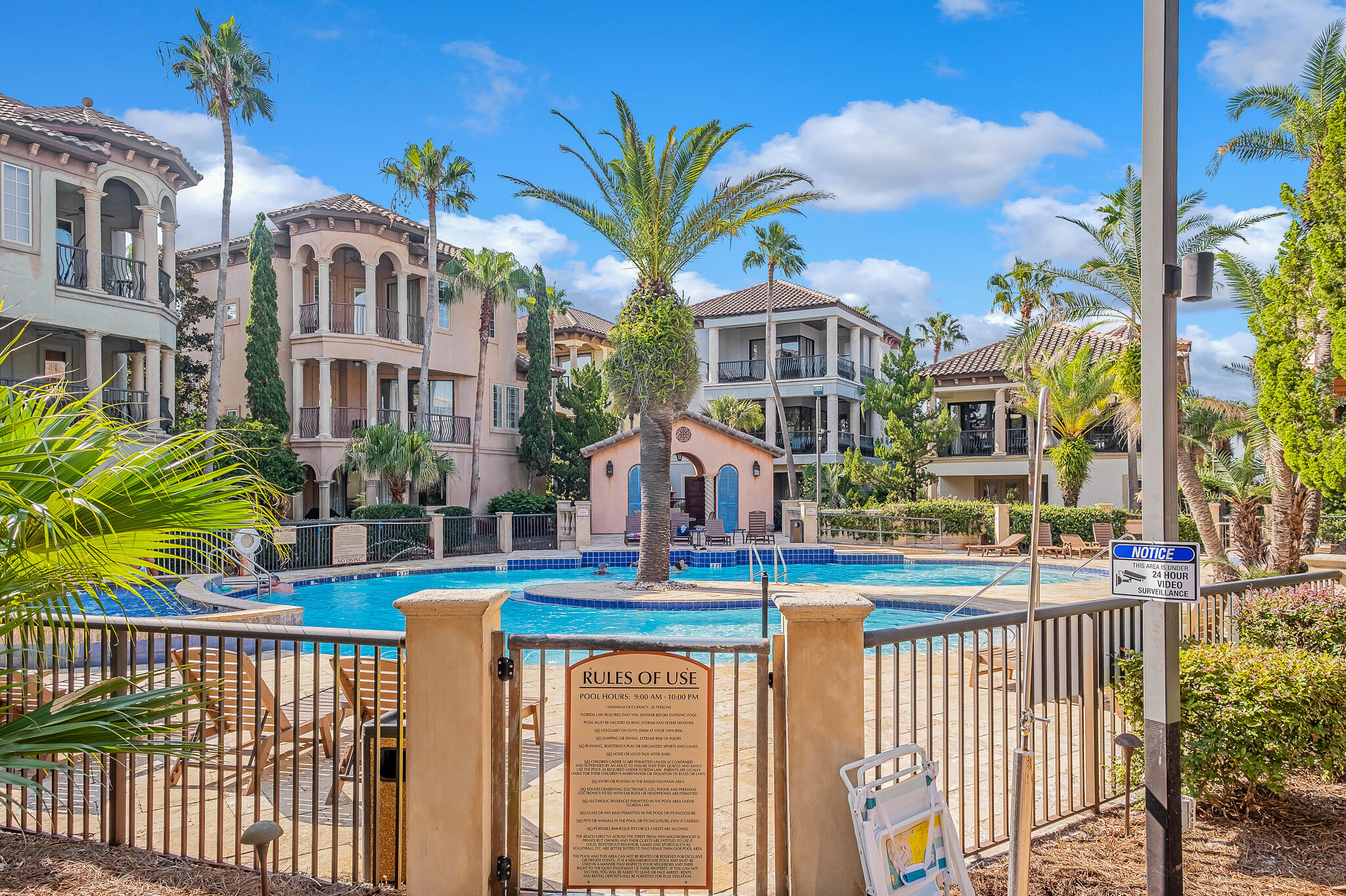 SAINT TROPEZ - Residential