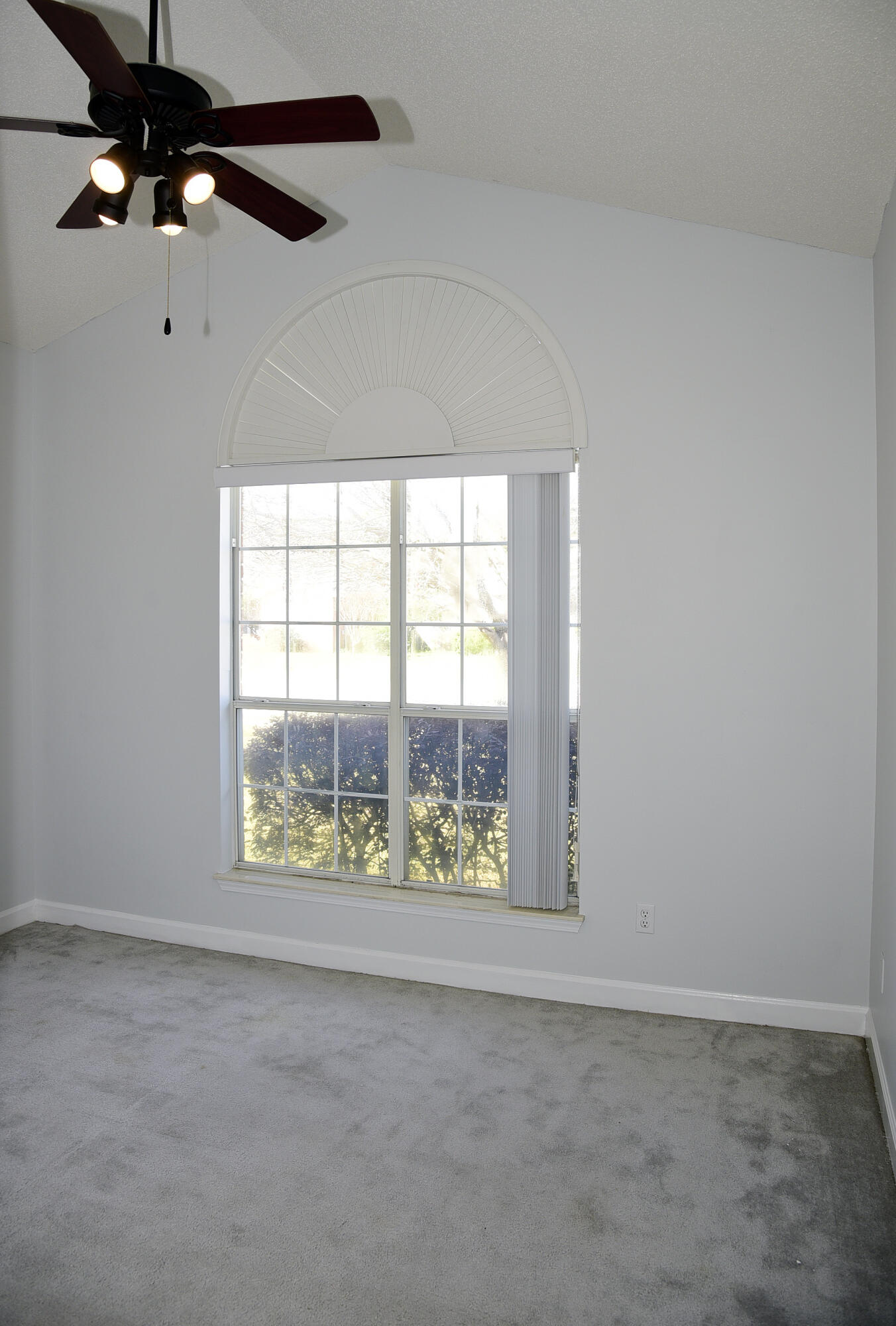 RIDGE WOOD - Residential Lease