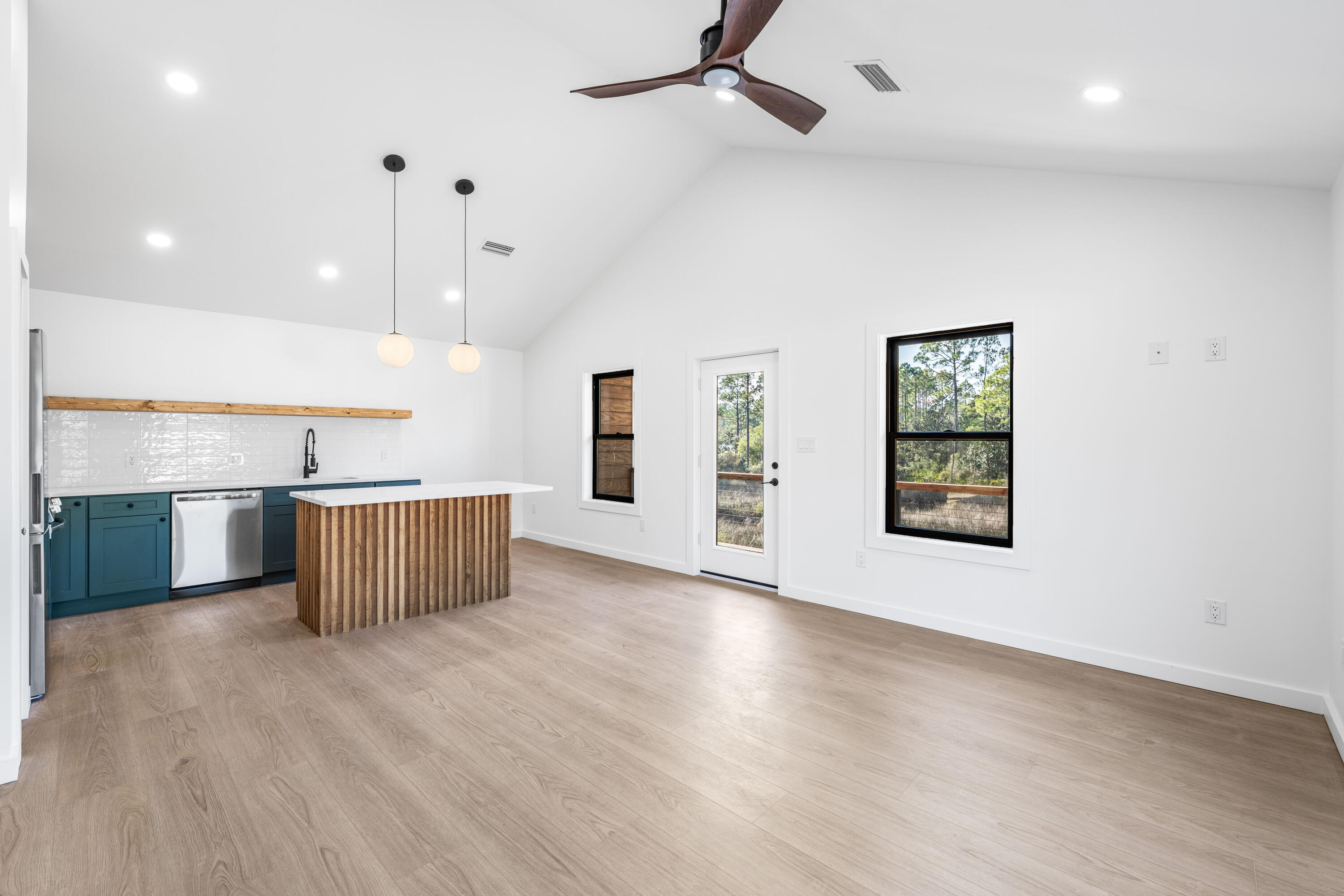 TOWN OF SANTA ROSA - Residential