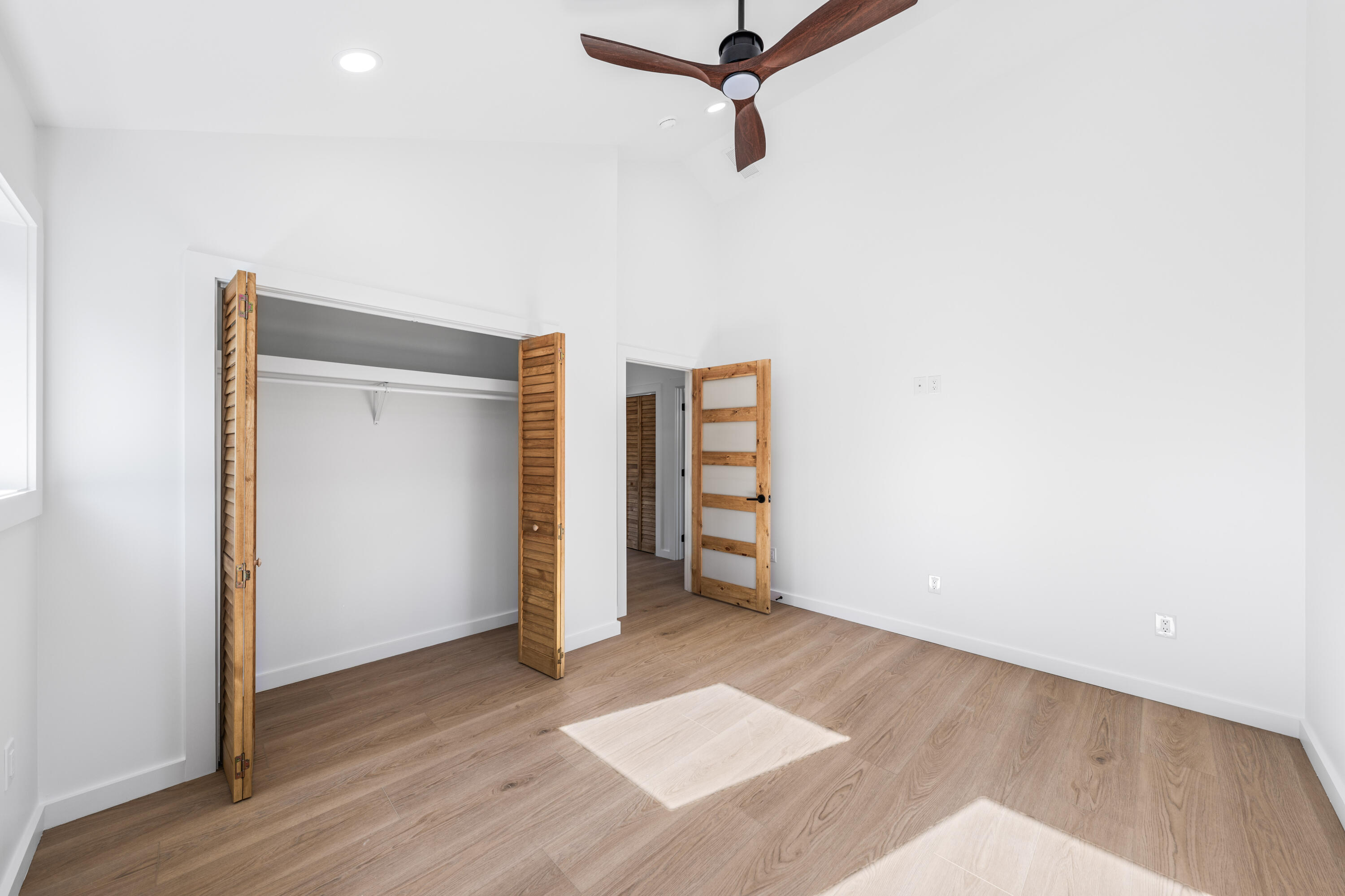 TOWN OF SANTA ROSA - Residential