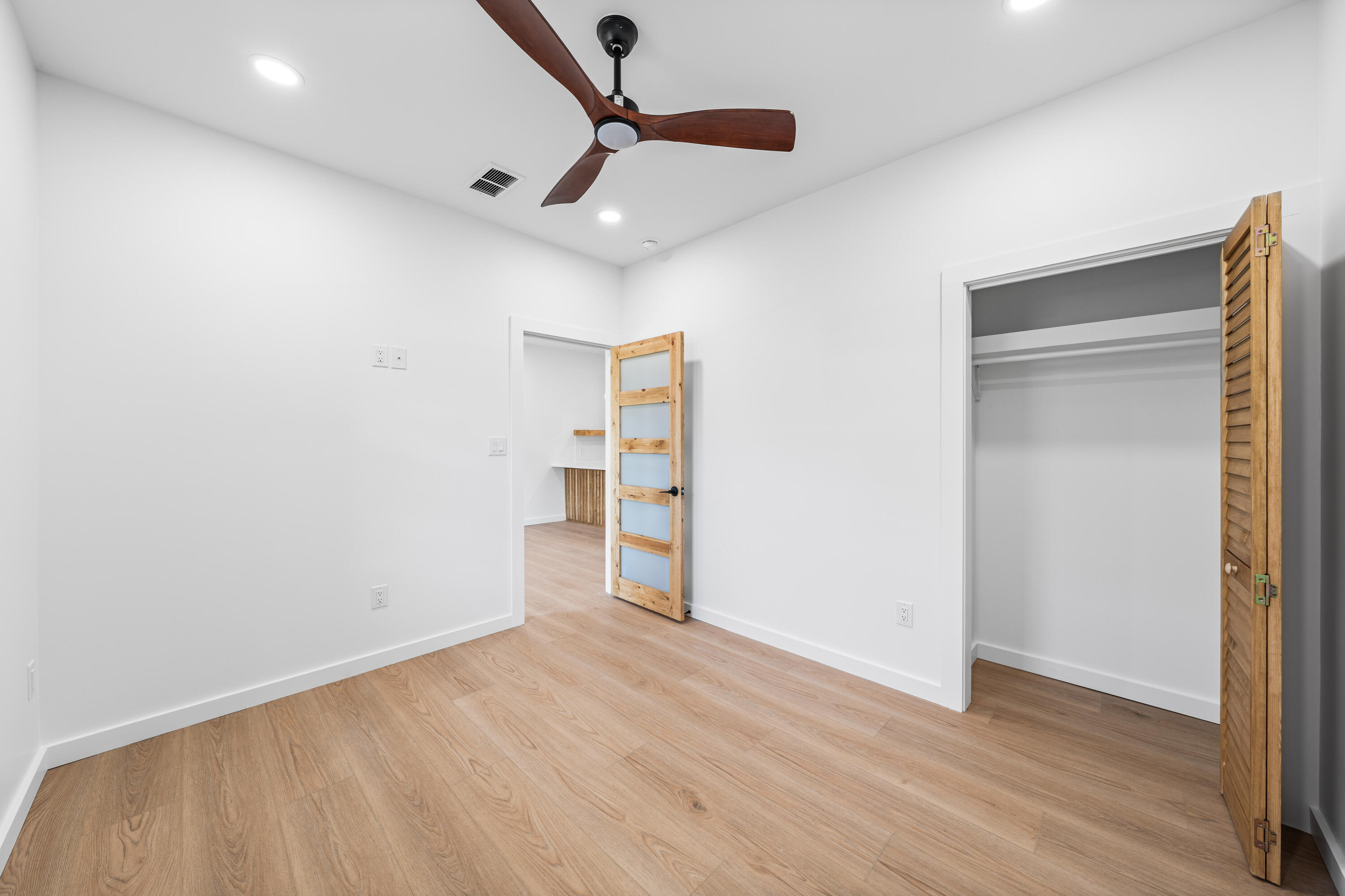 TOWN OF SANTA ROSA - Residential