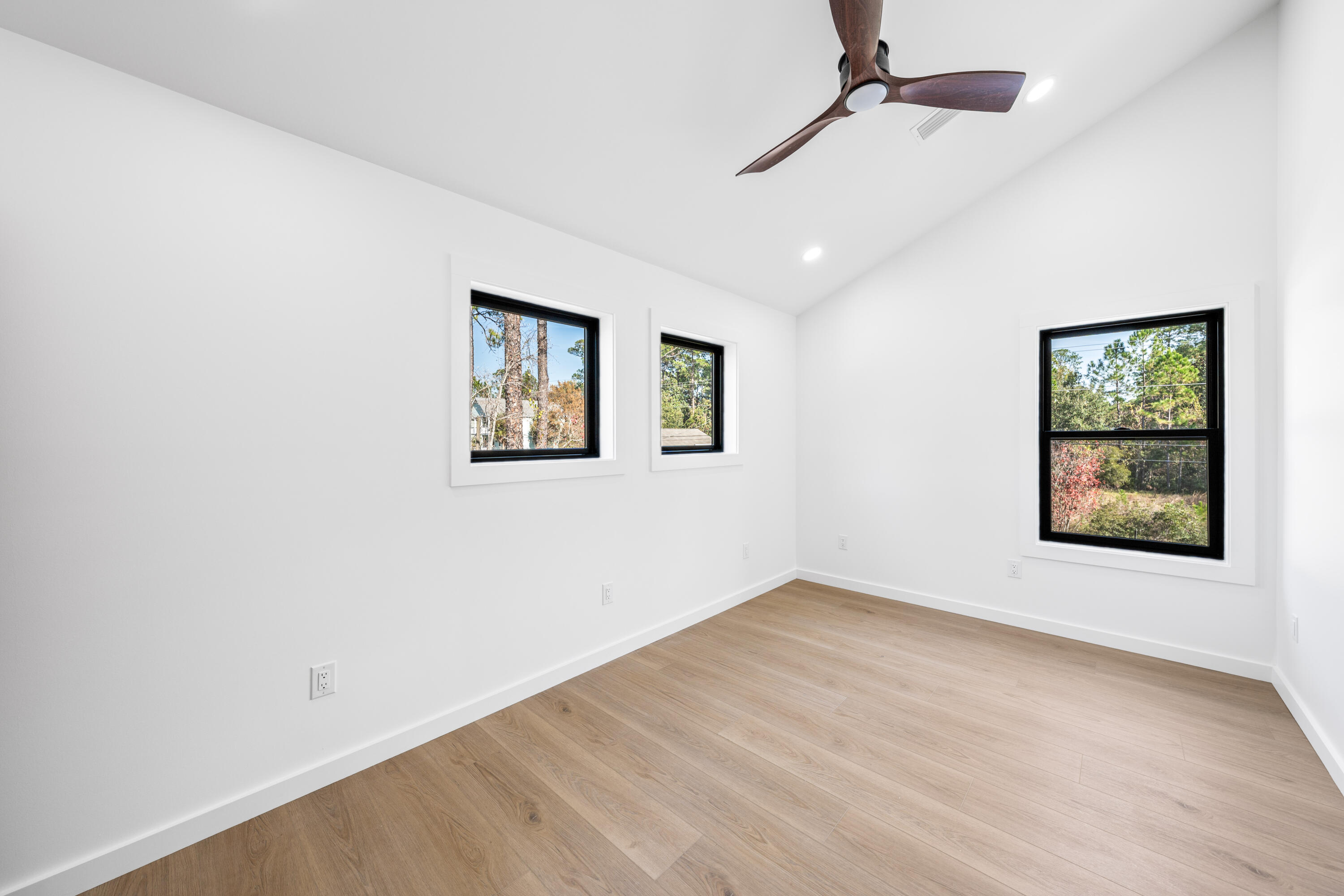 TOWN OF SANTA ROSA - Residential