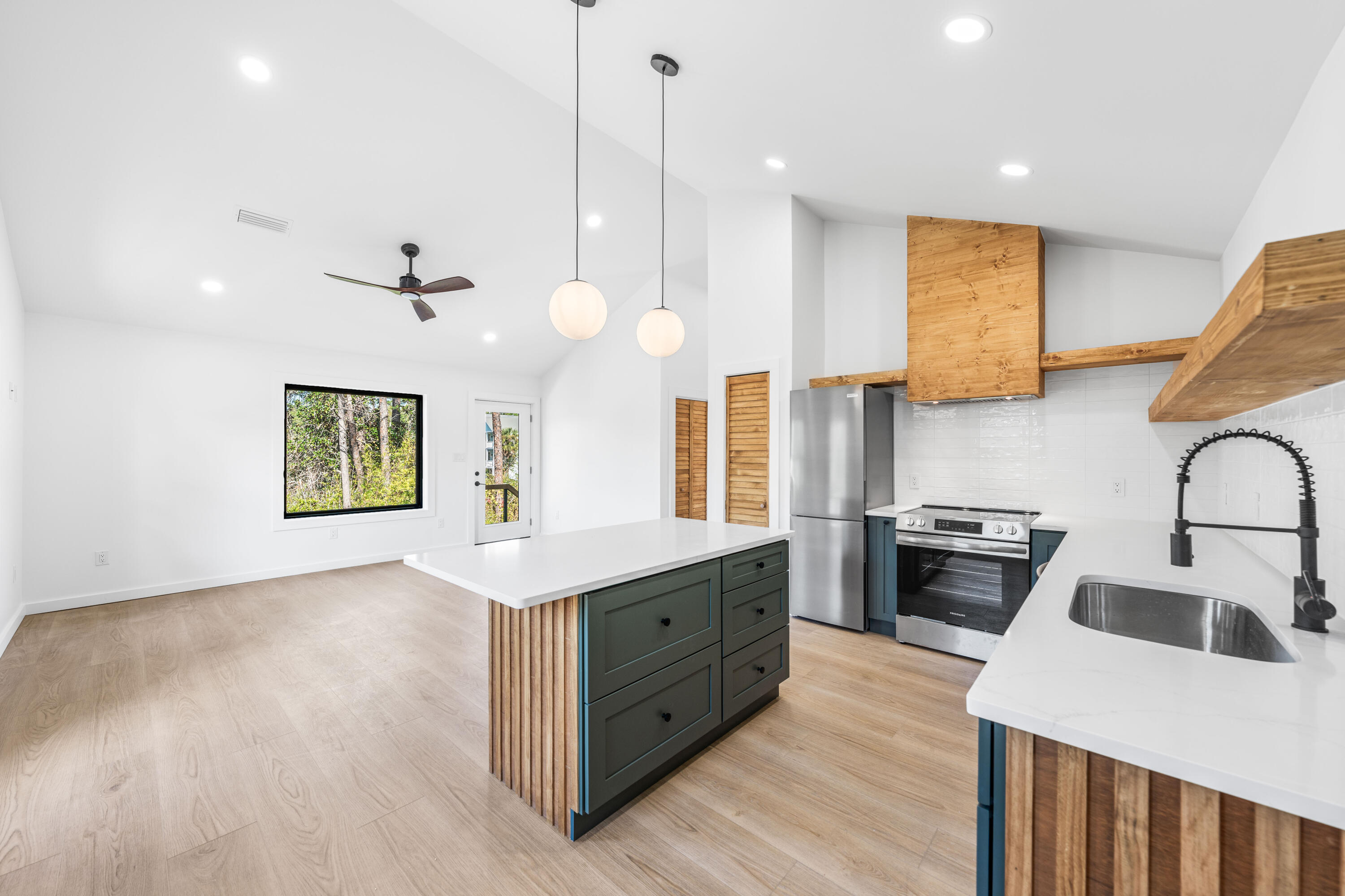 TOWN OF SANTA ROSA - Residential