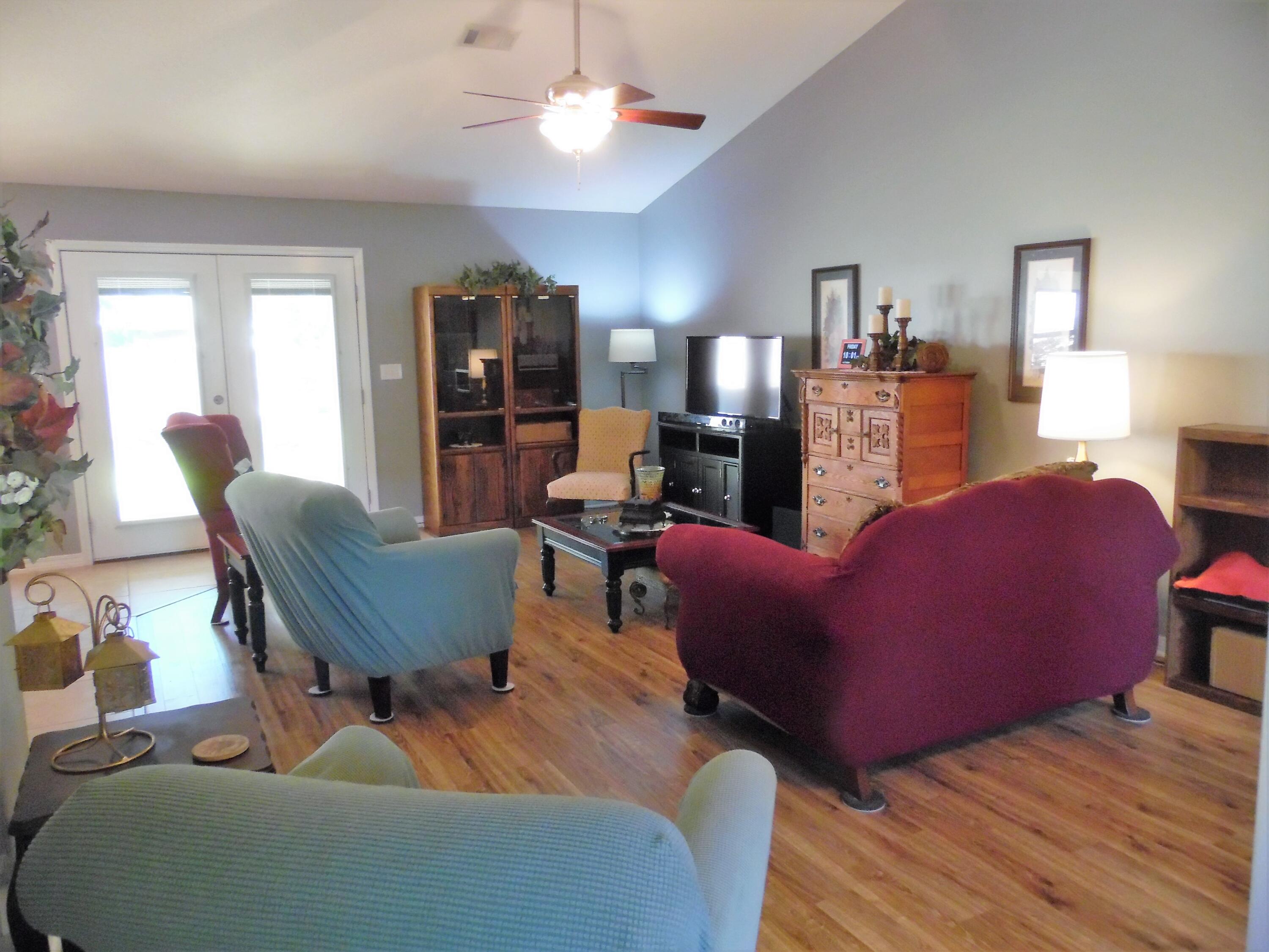 SPRING HOLLOW ESTATES - Residential