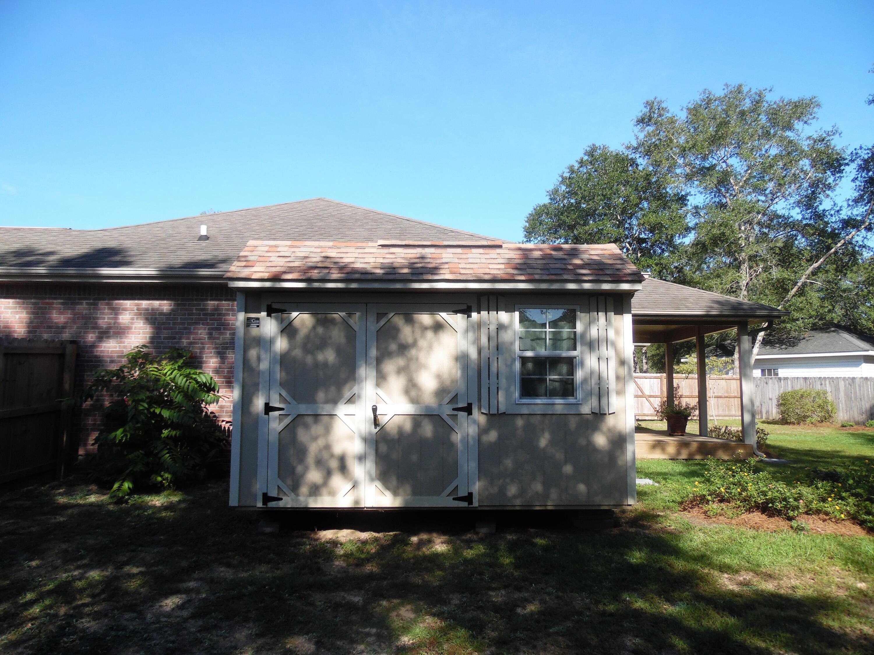 SPRING HOLLOW ESTATES - Residential