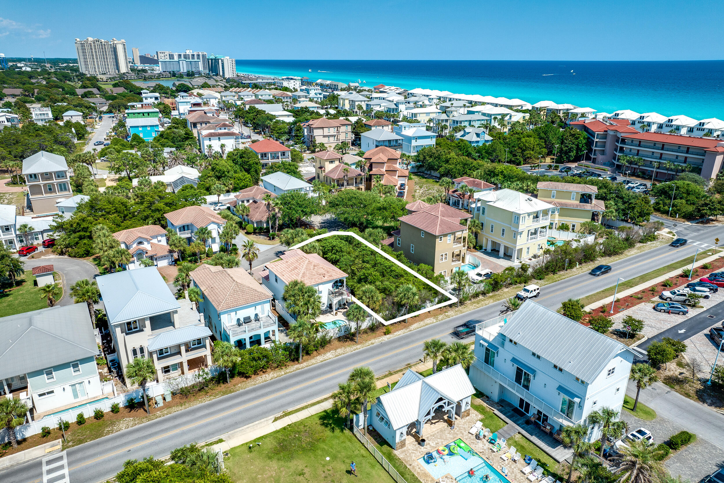 EMERALD WATERS VILLAGE - Land