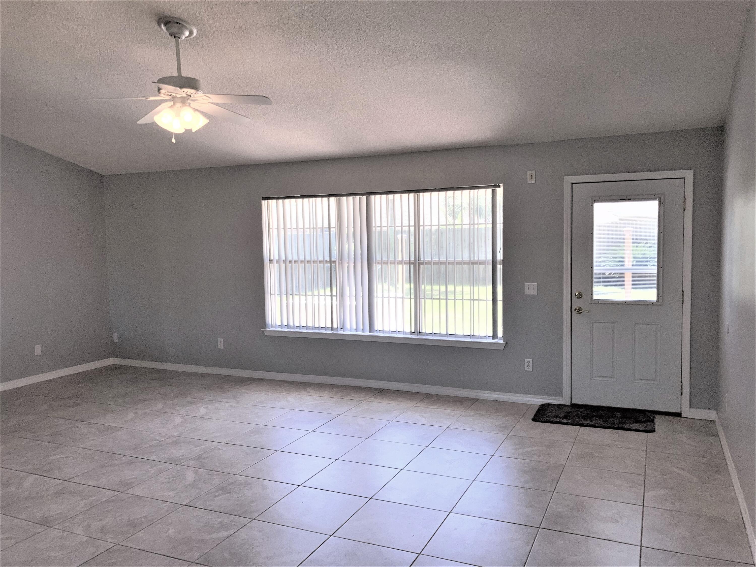 LIVE OAK Unit 2 Lot 33 - Residential