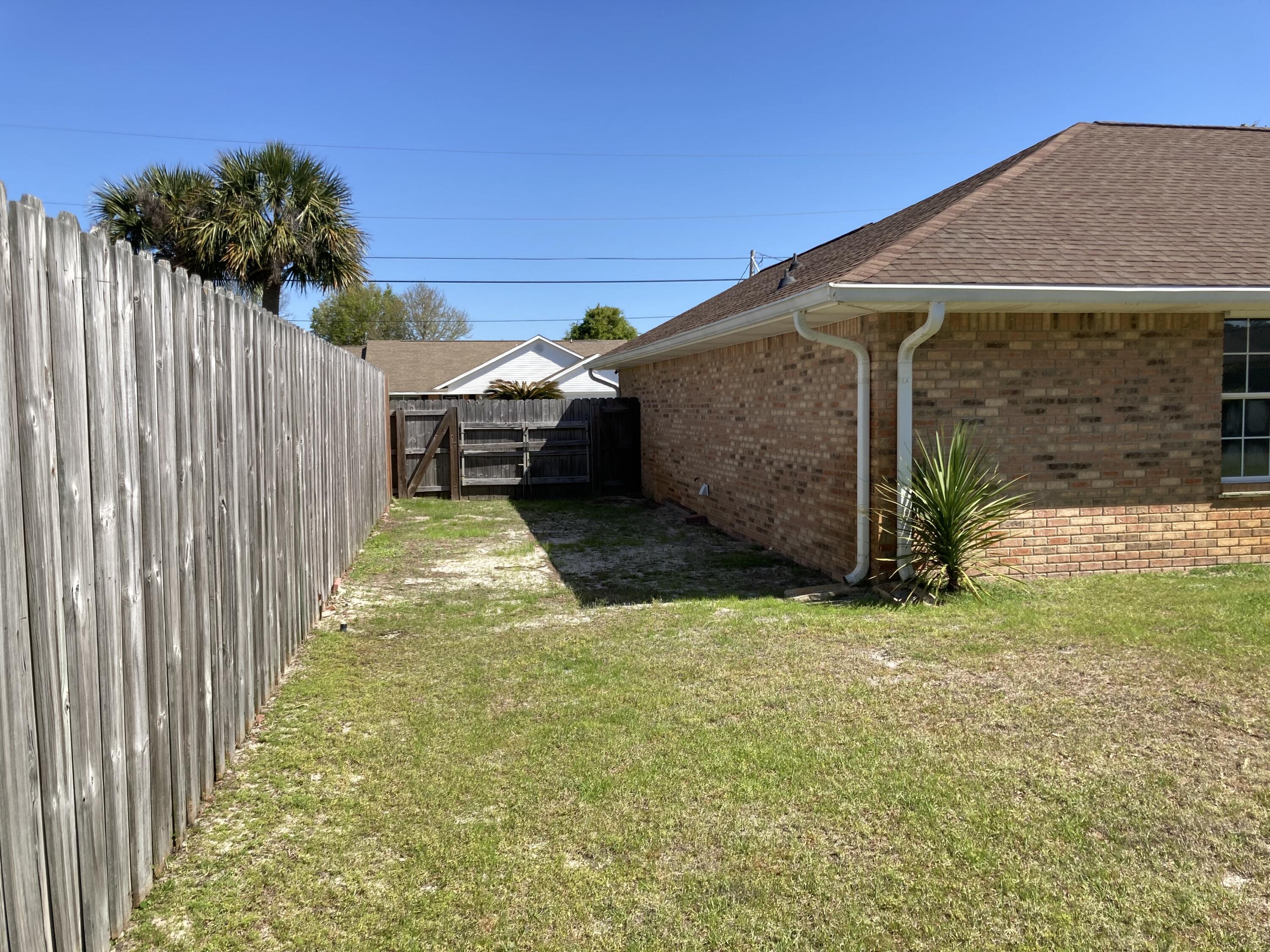 LIVE OAK Unit 2 Lot 33 - Residential