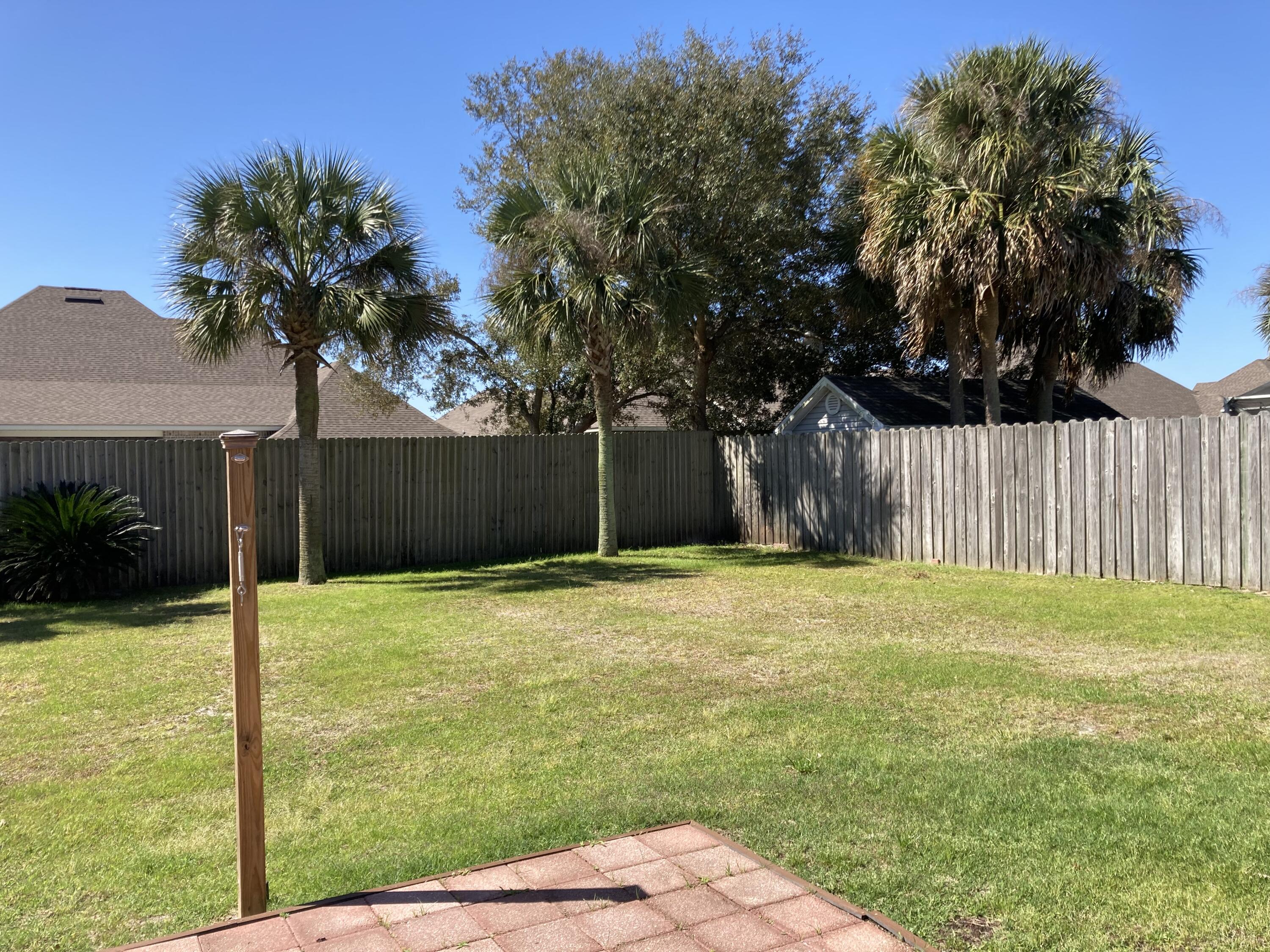 LIVE OAK Unit 2 Lot 33 - Residential