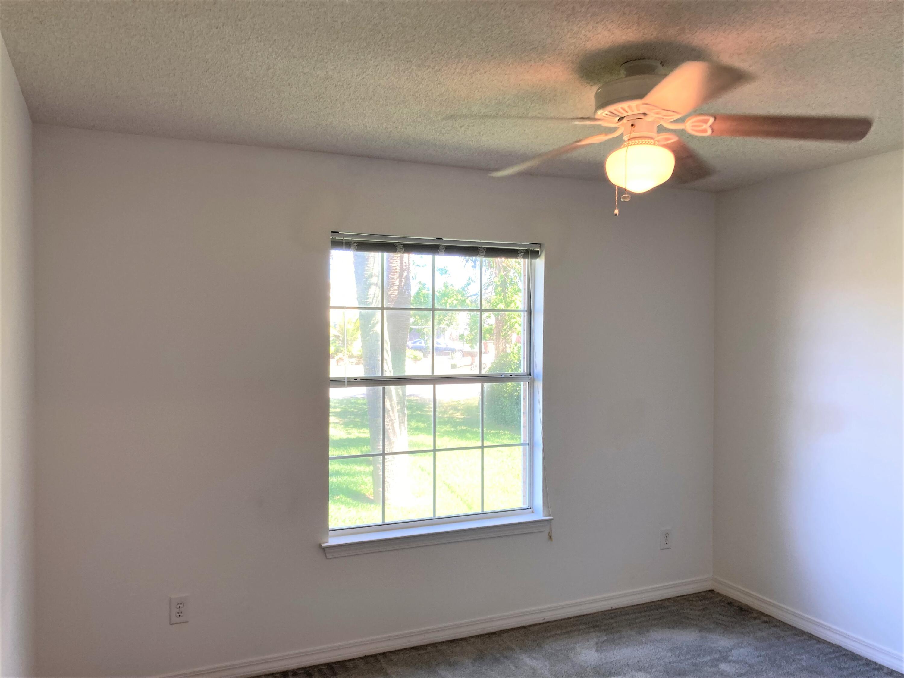 LIVE OAK Unit 2 Lot 33 - Residential