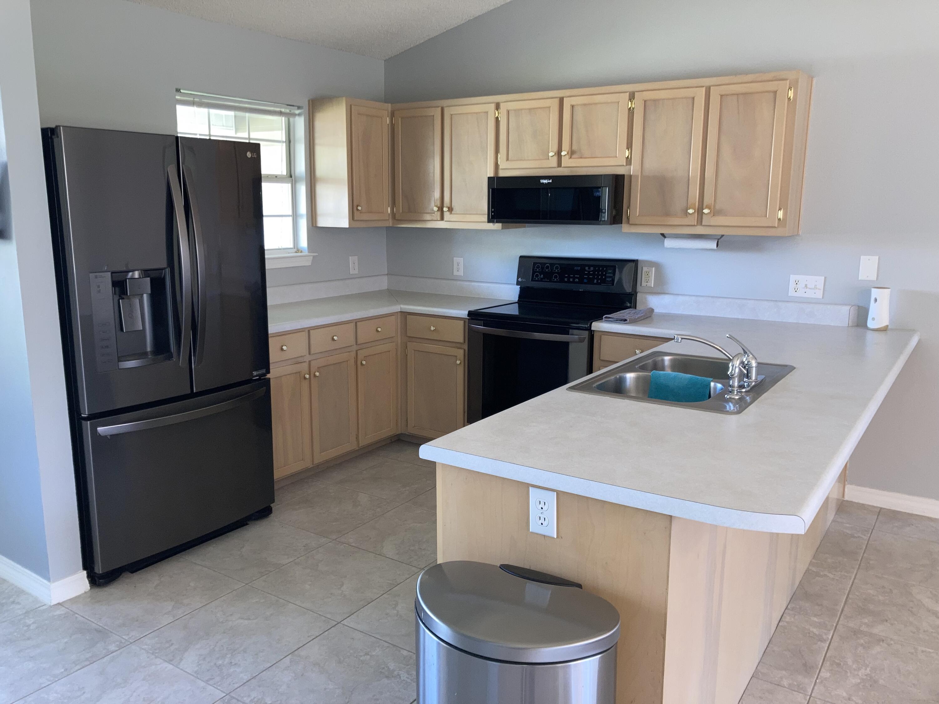 LIVE OAK Unit 2 Lot 33 - Residential