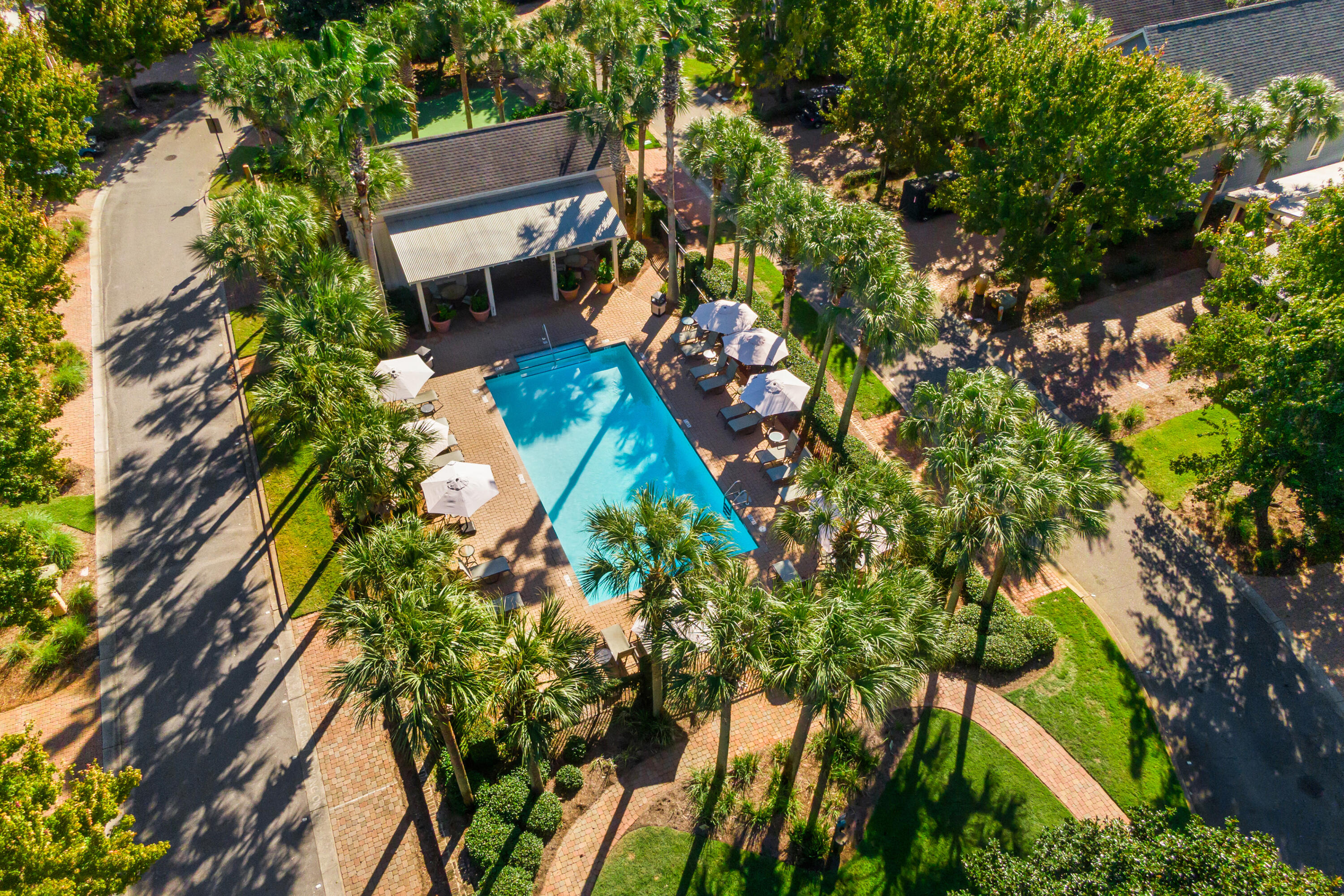 BUNGALOS AT SANDESTIN - Residential