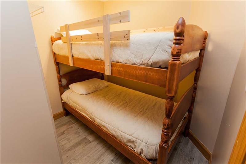 STERLING SHORES - Residential