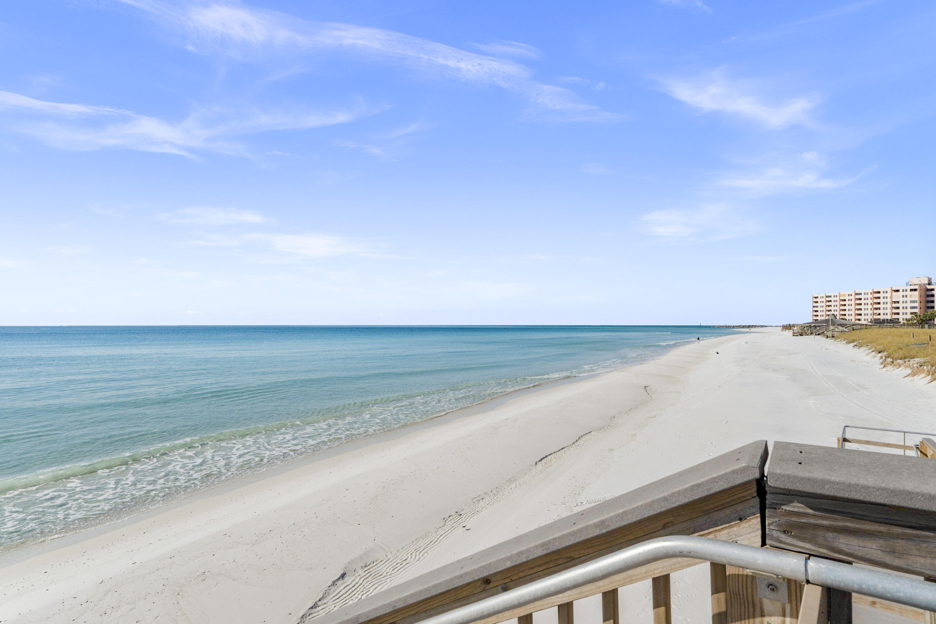 HOLIDAY SURF & RACQUET CLUB - Residential