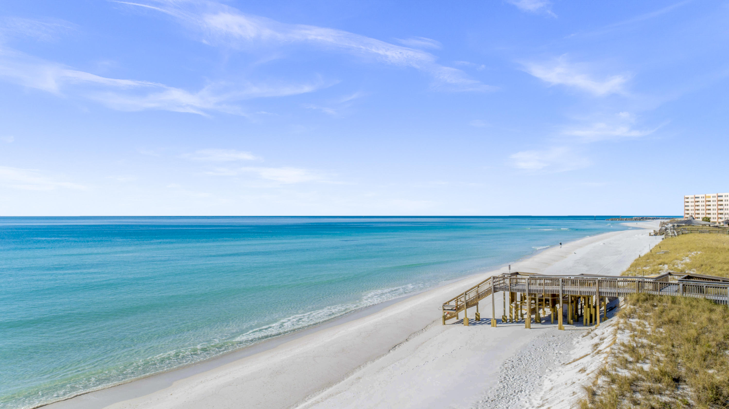 HOLIDAY SURF & RACQUET CLUB - Residential