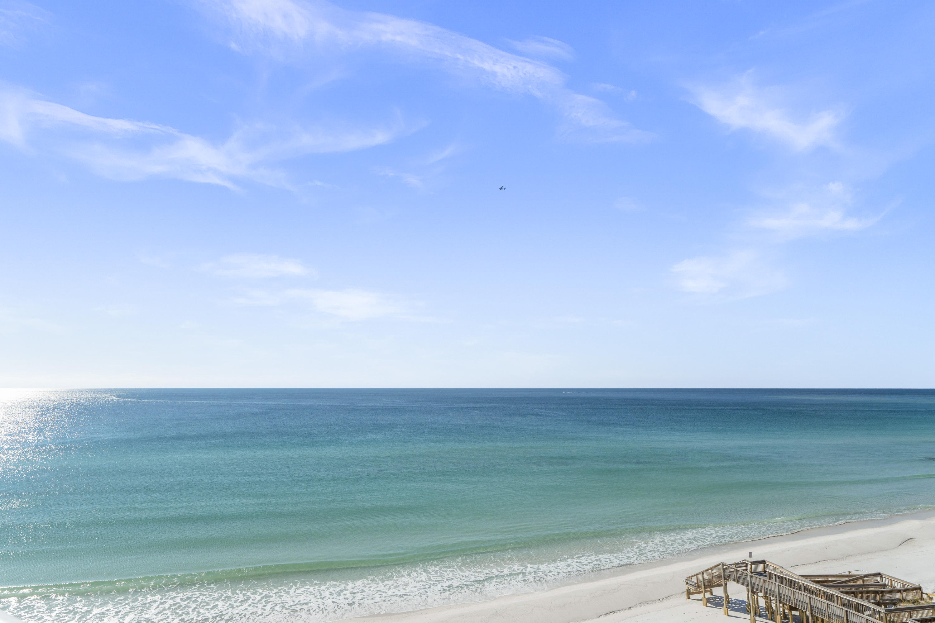 HOLIDAY SURF & RACQUET CLUB - Residential