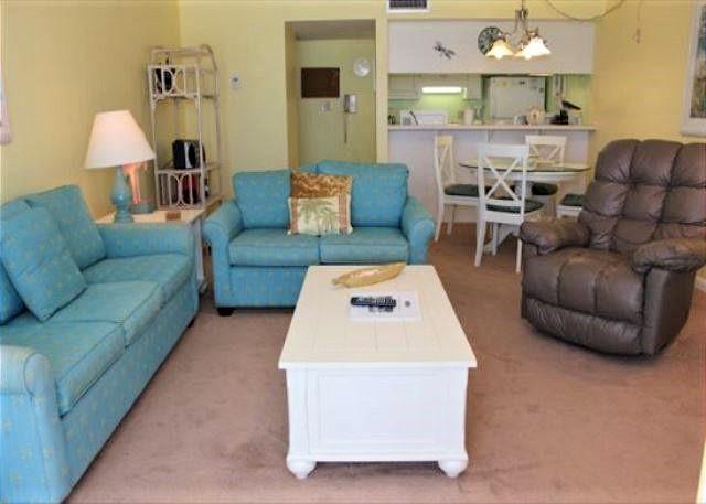 HOLIDAY SURF & RACQUET CLUB - Residential