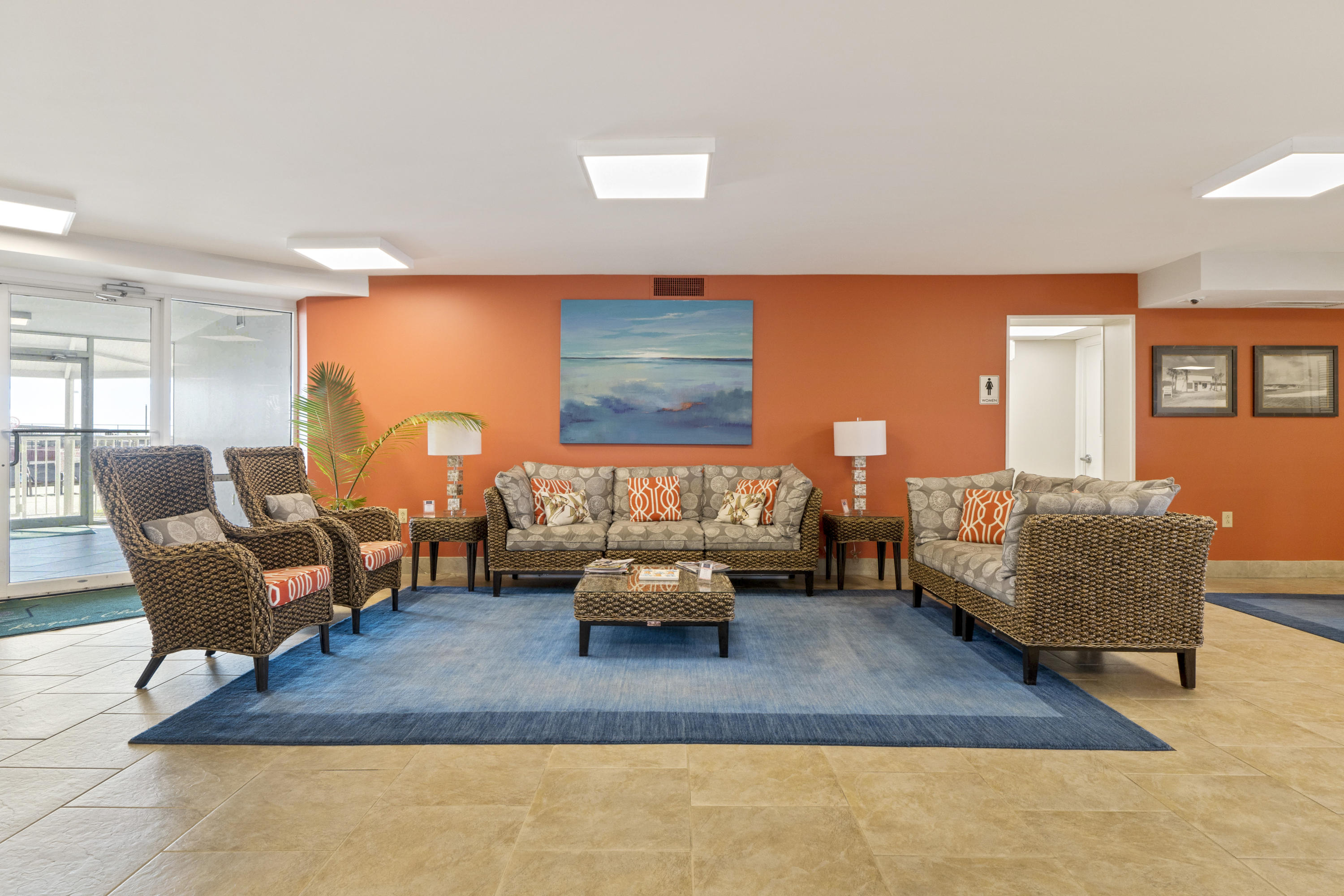 HOLIDAY SURF & RACQUET CLUB - Residential