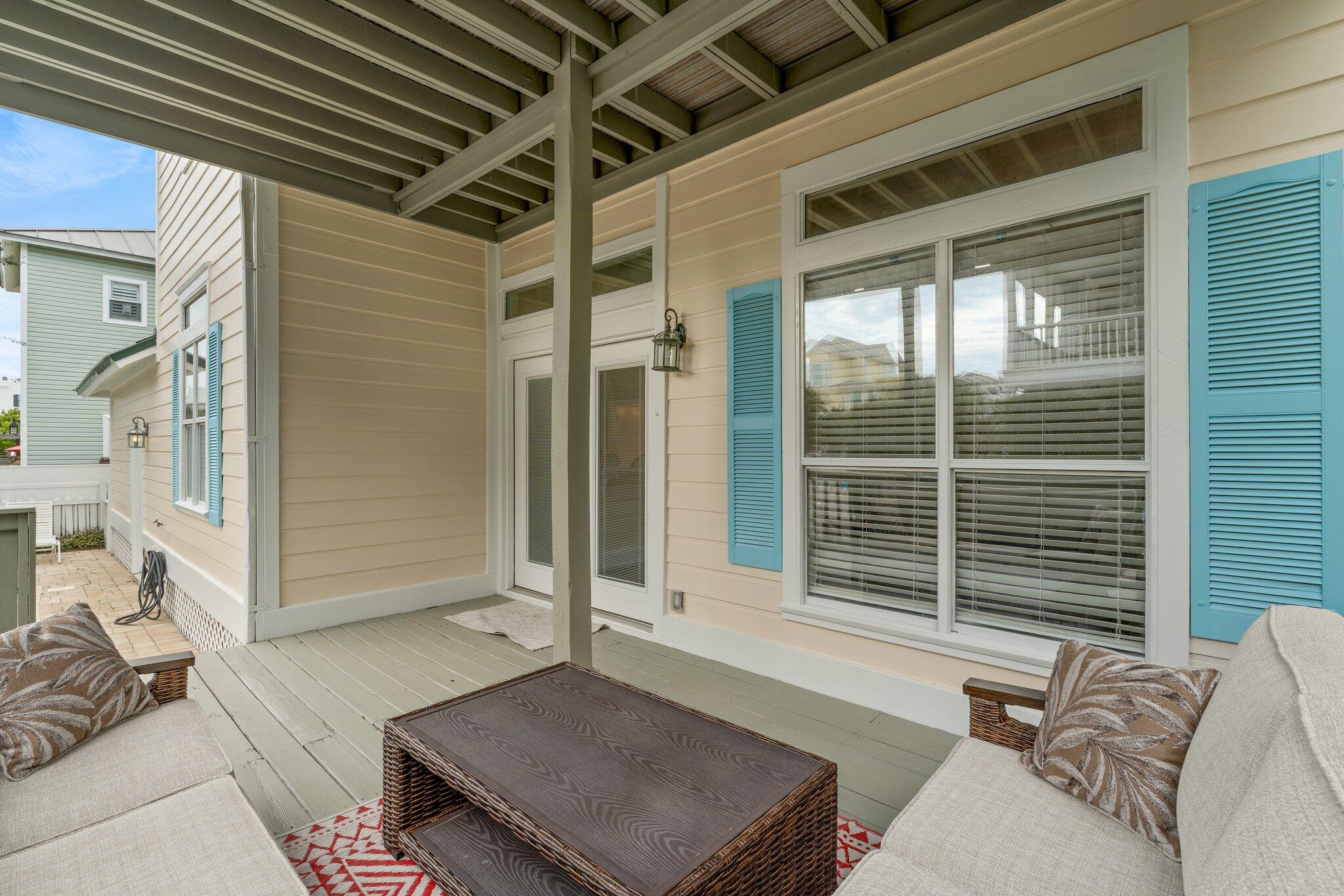 CRYSTAL SHORES - Residential
