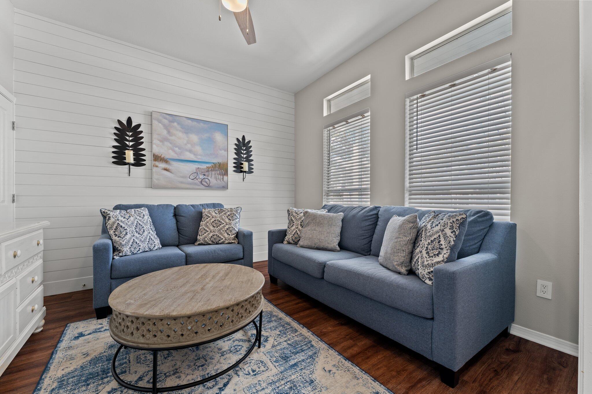 CRYSTAL SHORES - Residential