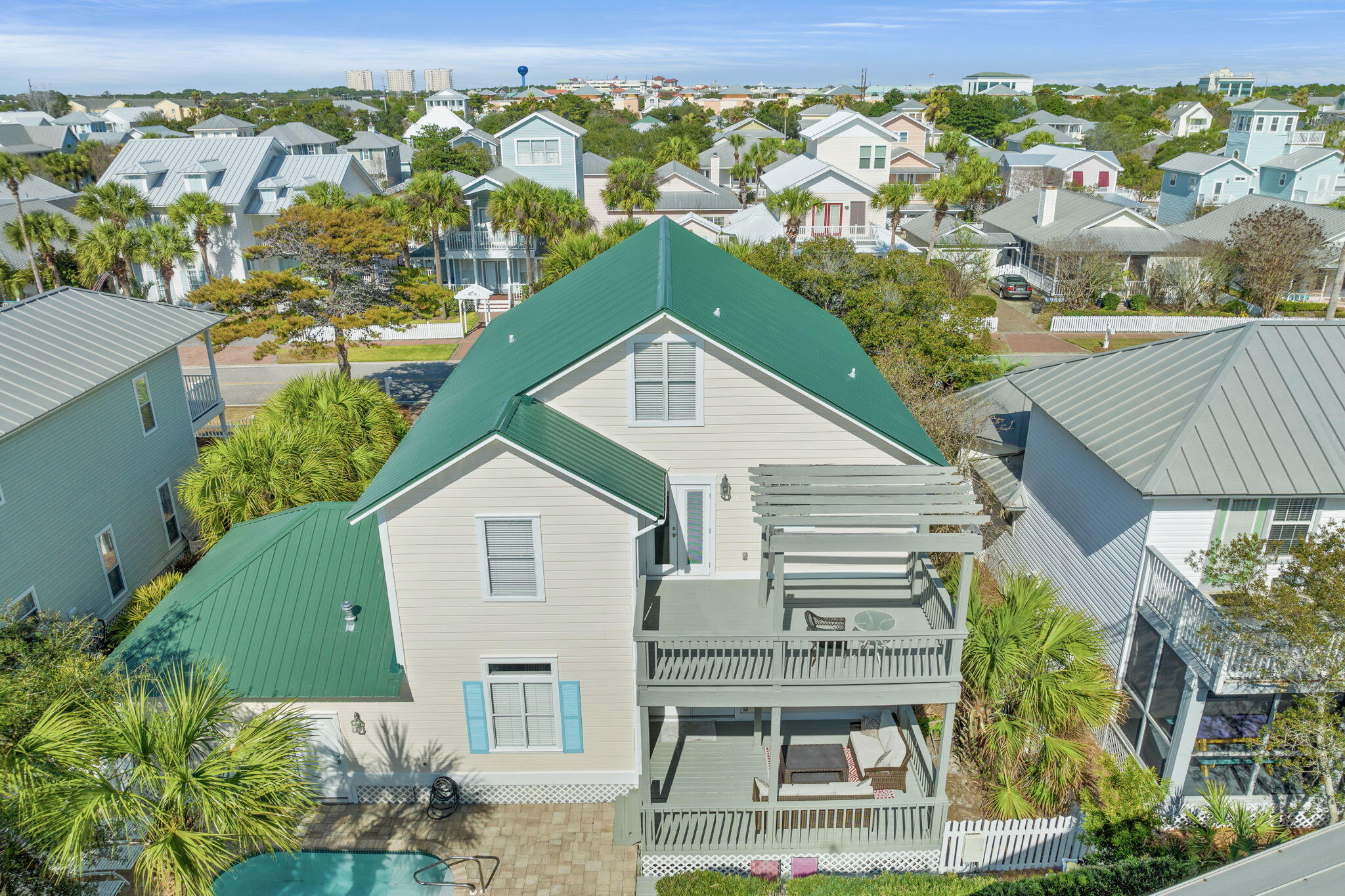 CRYSTAL SHORES - Residential
