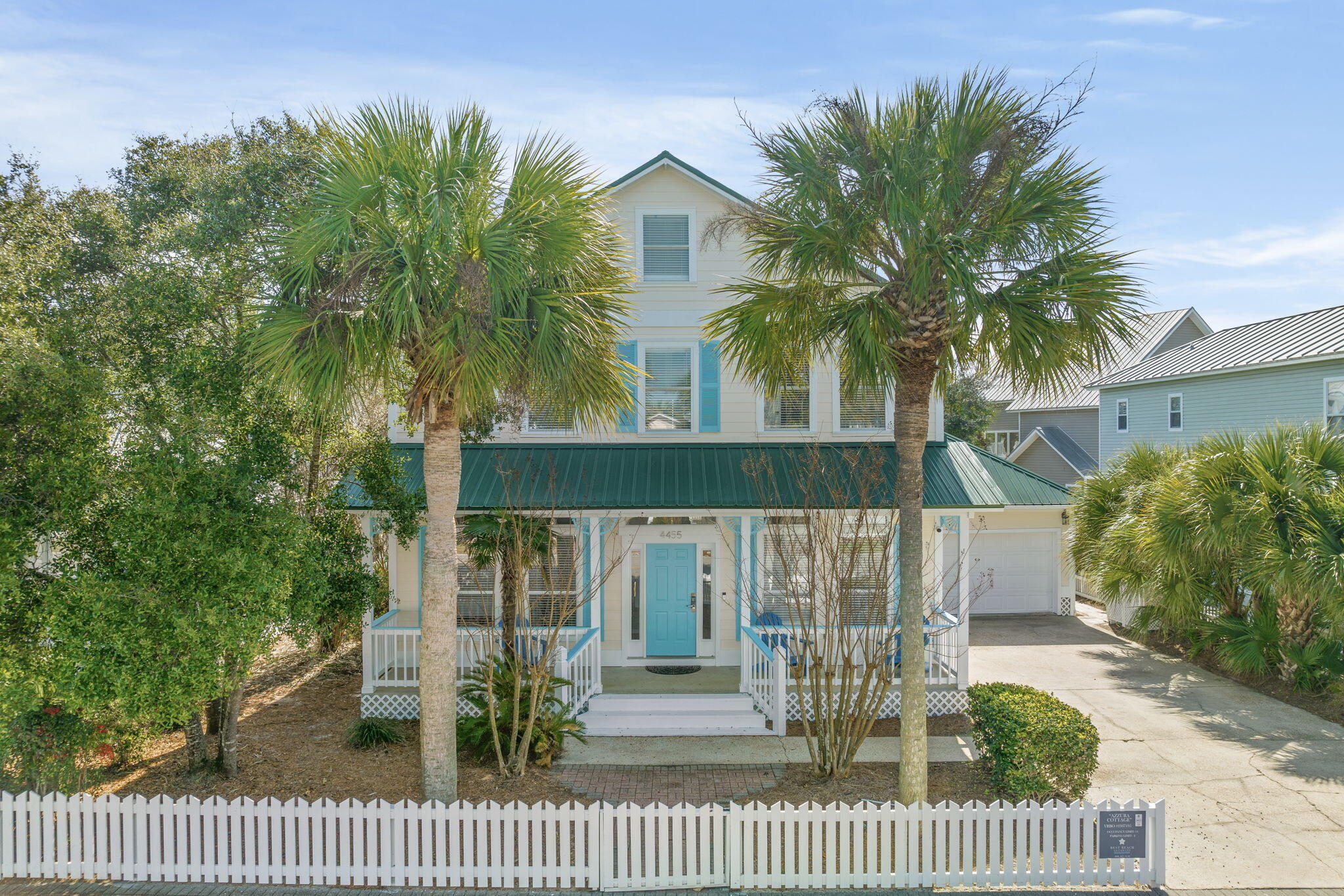CRYSTAL SHORES - Residential