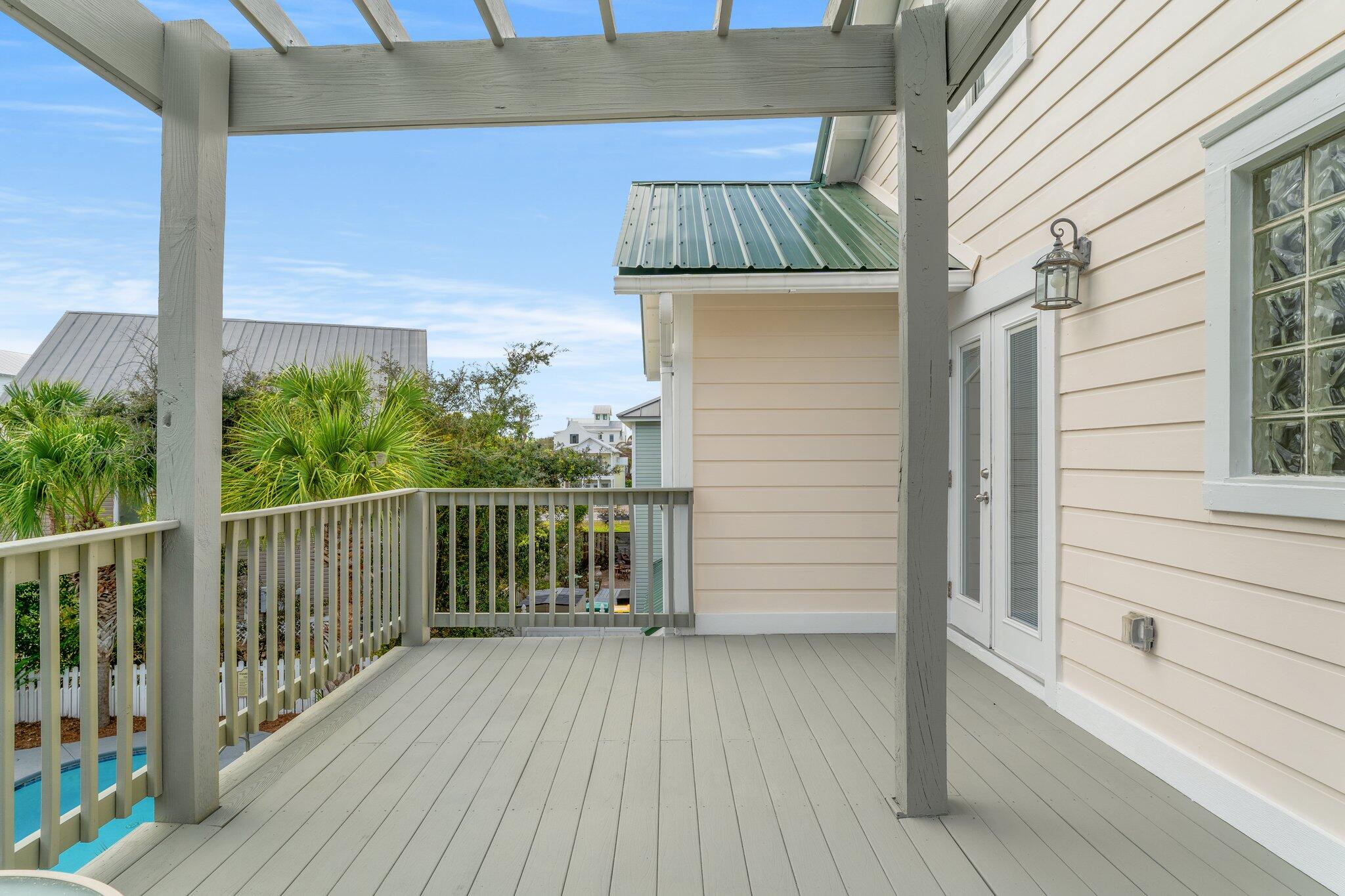 CRYSTAL SHORES - Residential