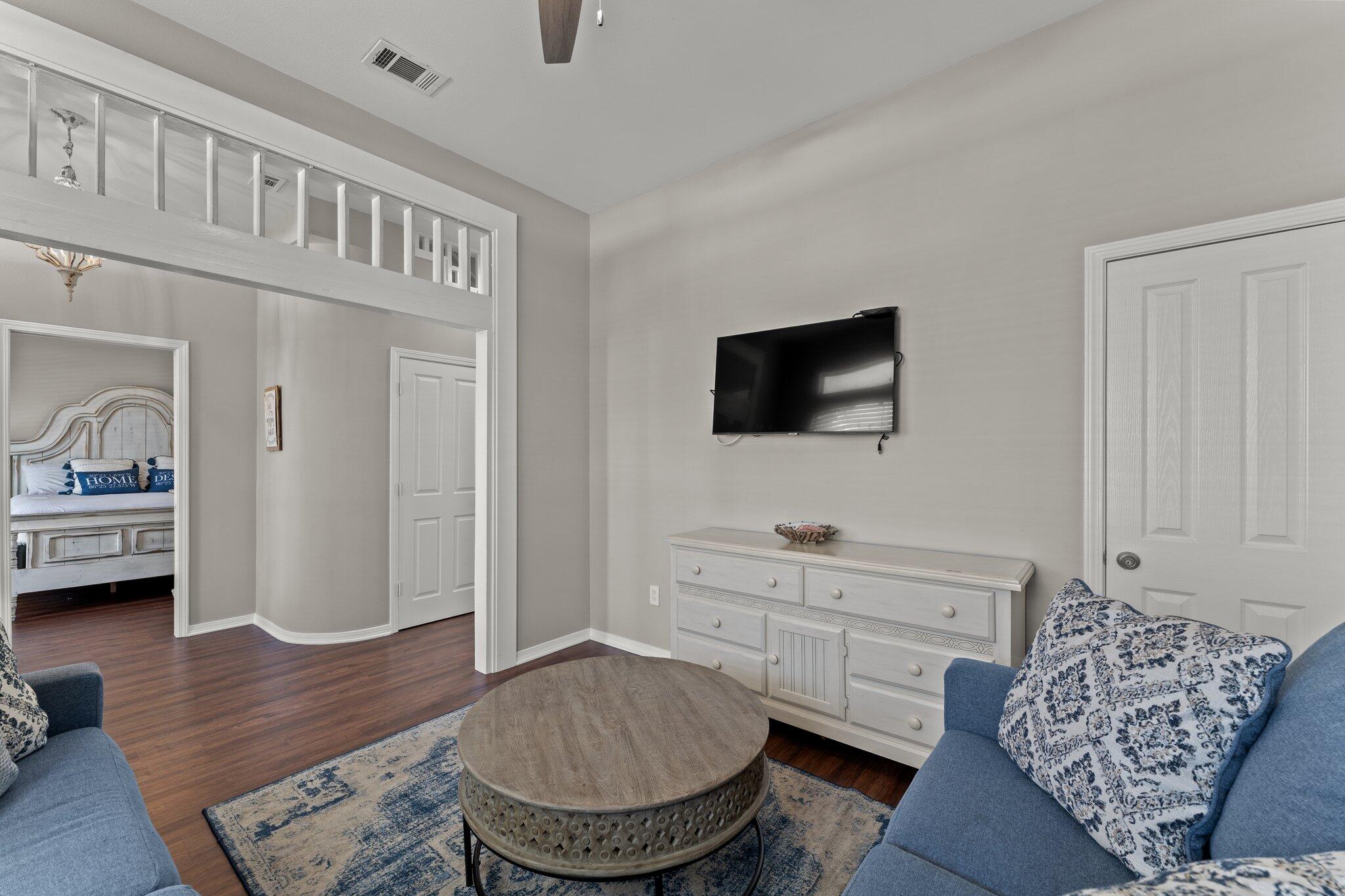 CRYSTAL SHORES - Residential