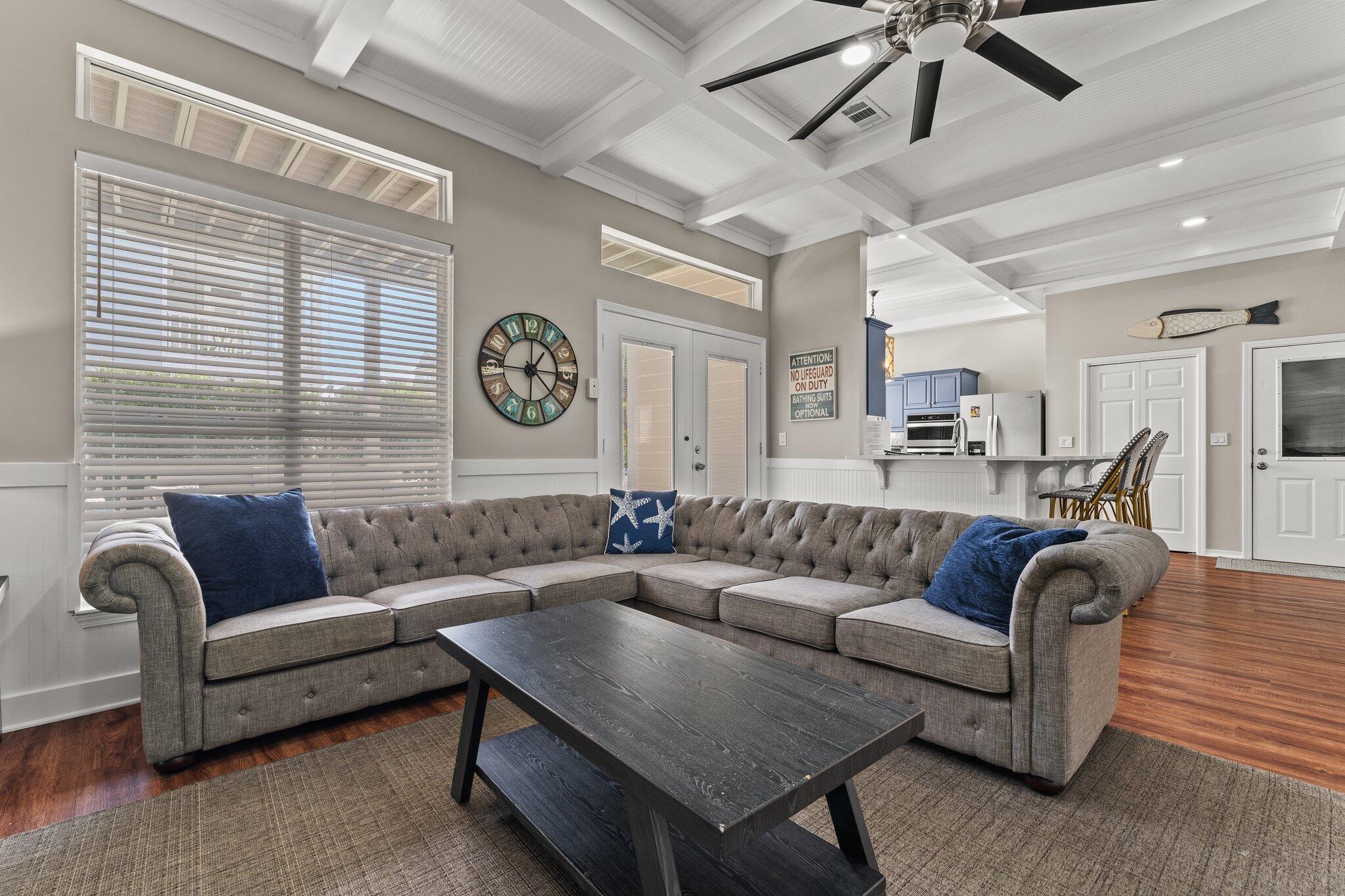 CRYSTAL SHORES - Residential