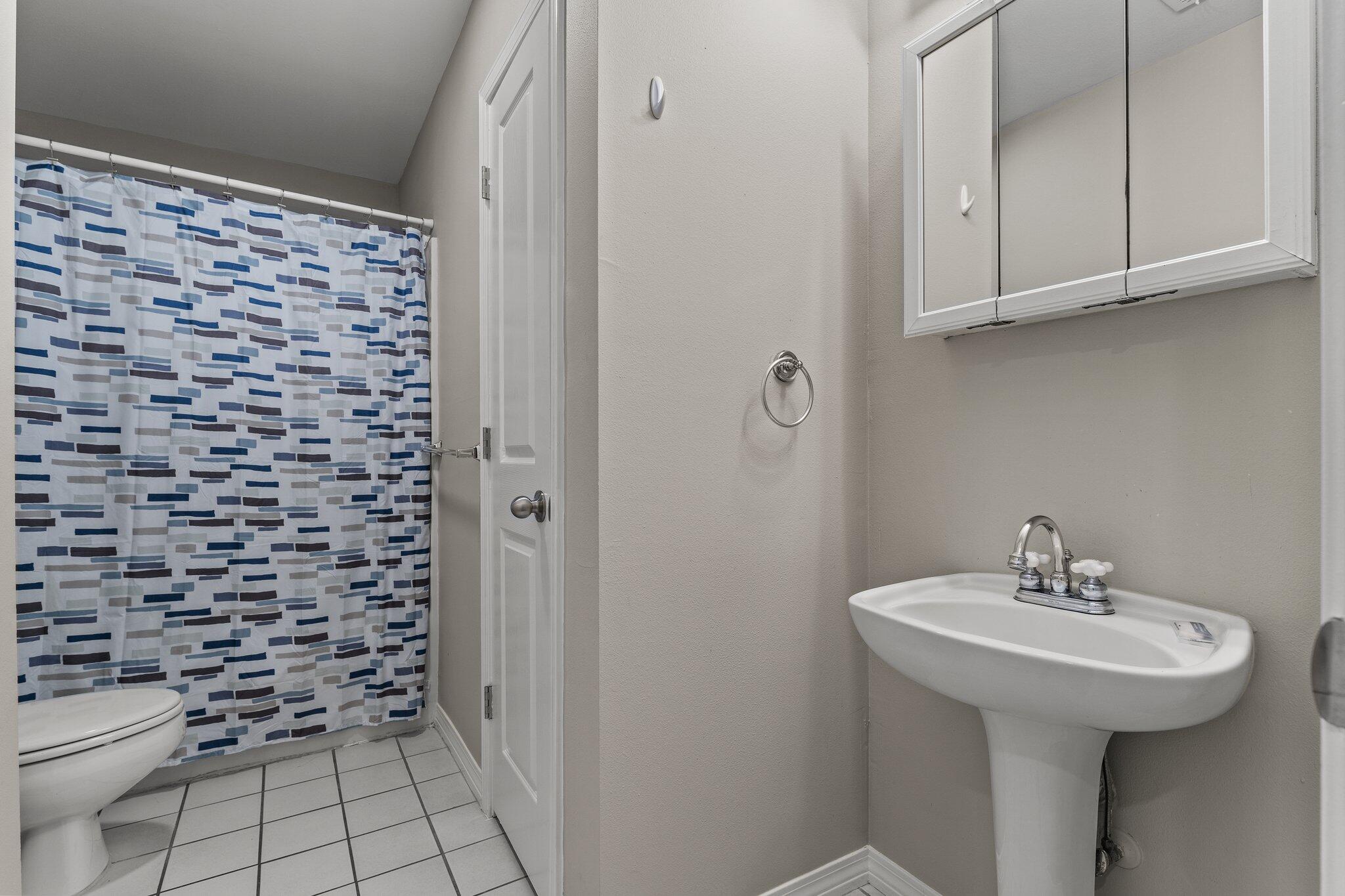 CRYSTAL SHORES - Residential