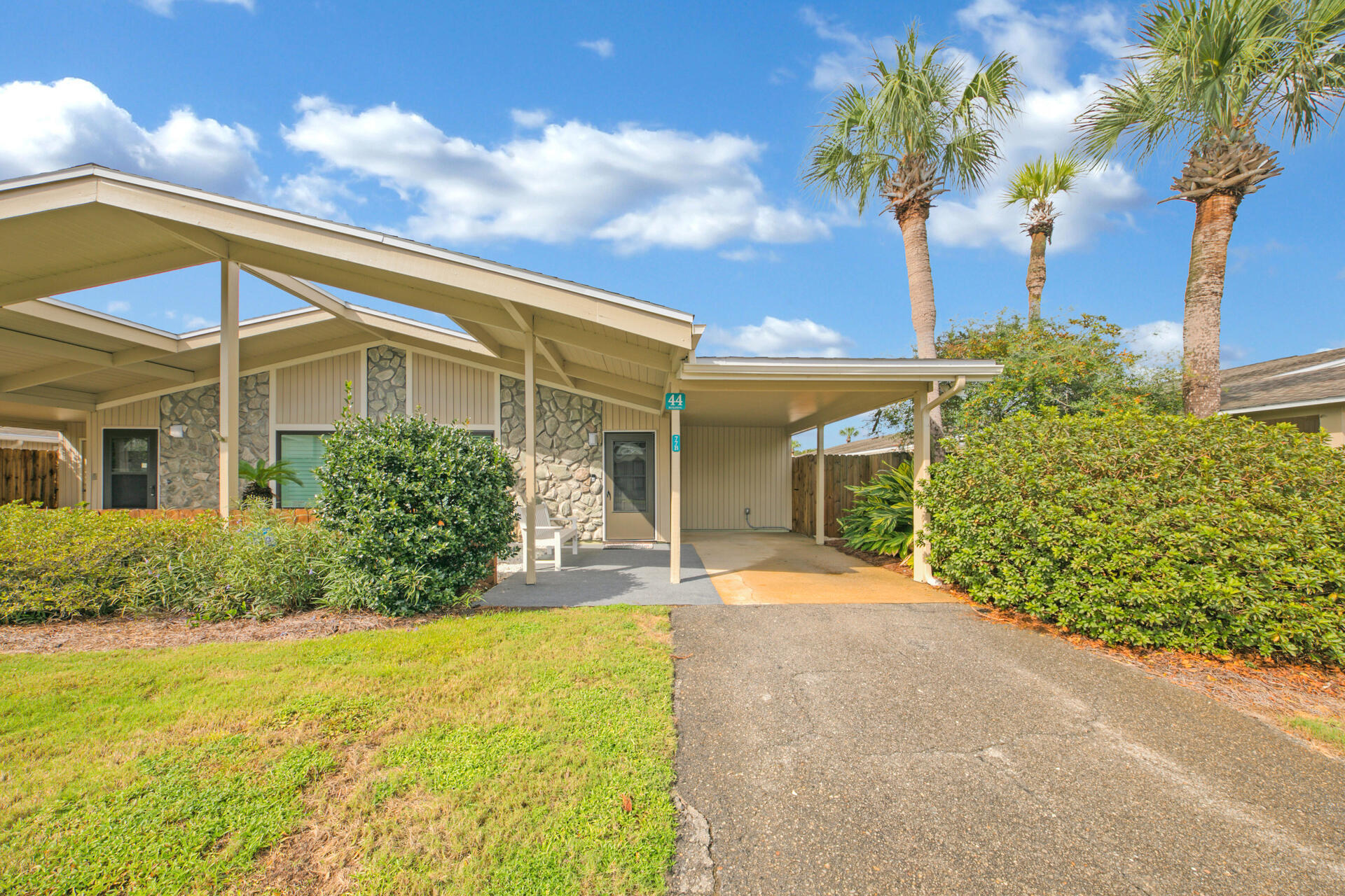 SEASCAPE CONDO TENNIS VILLAGE - Residential