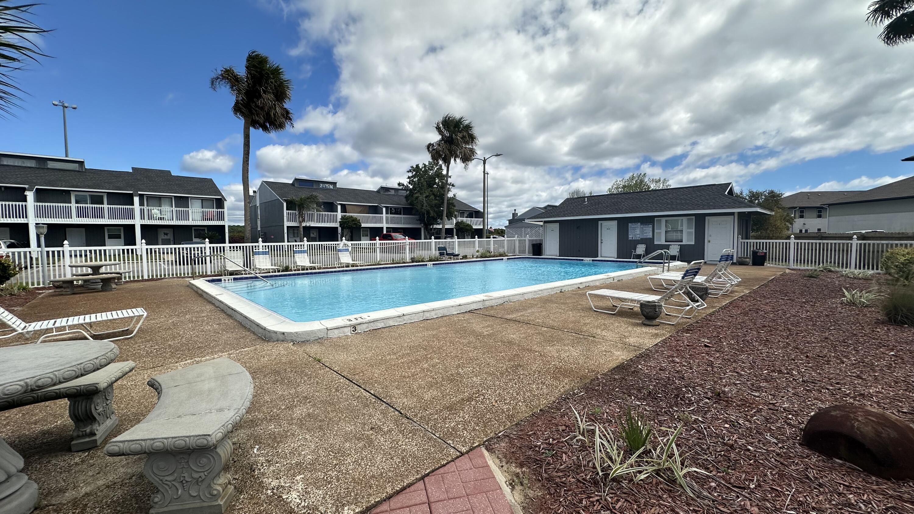 DESTIN RACQUET CLUB T/H - Residential