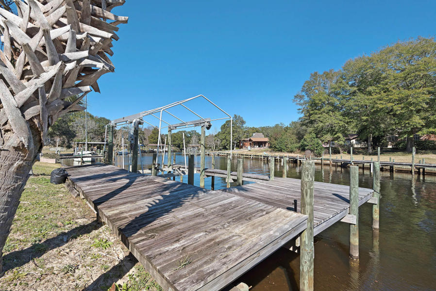 EDGEWATER VILLAGE - Residential Lease